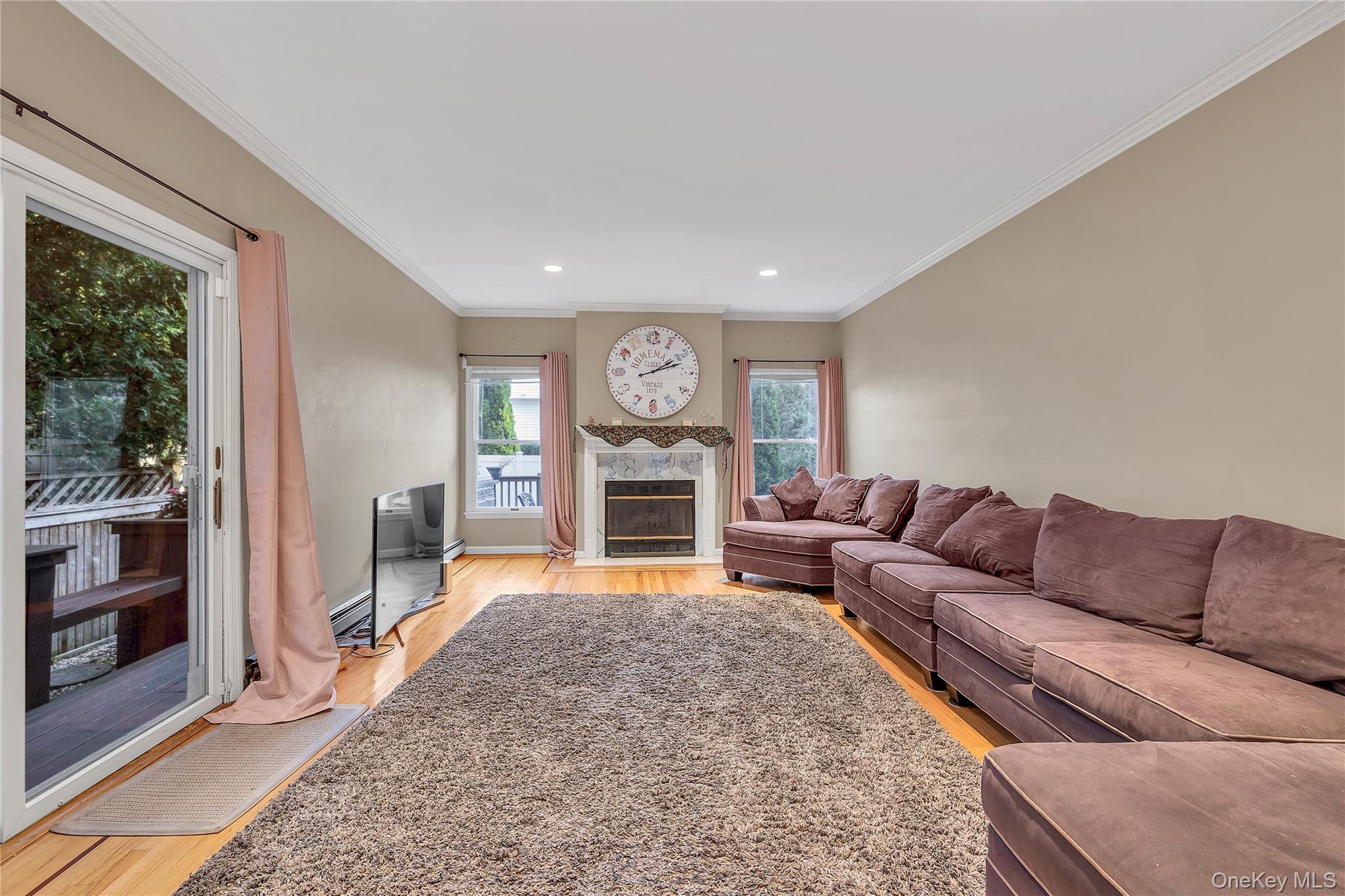 #10 photo, 124 Fleets Cove Road, Huntington , NY 11743