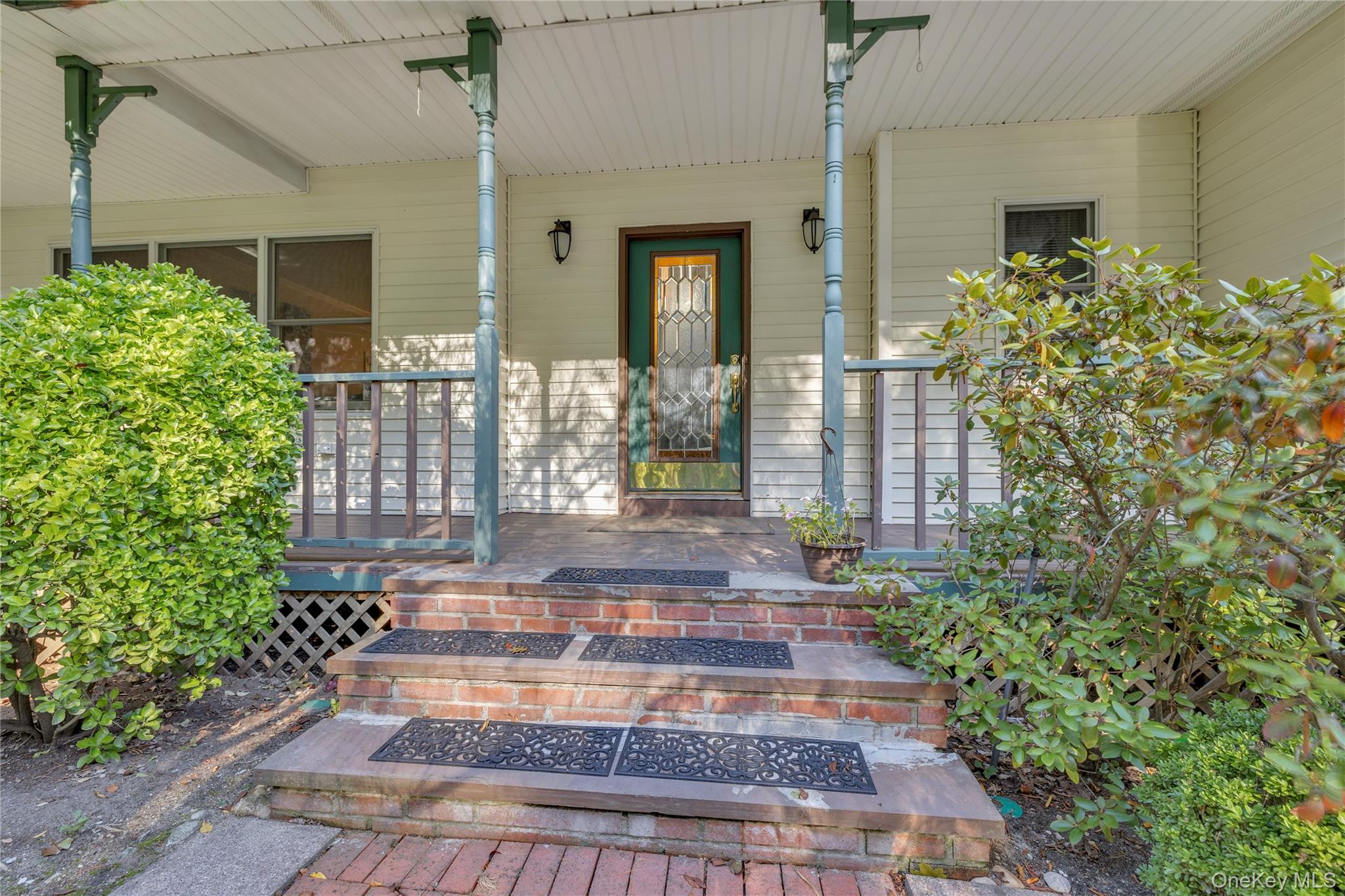 #2 photo, 124 Fleets Cove Road, Huntington , NY 11743