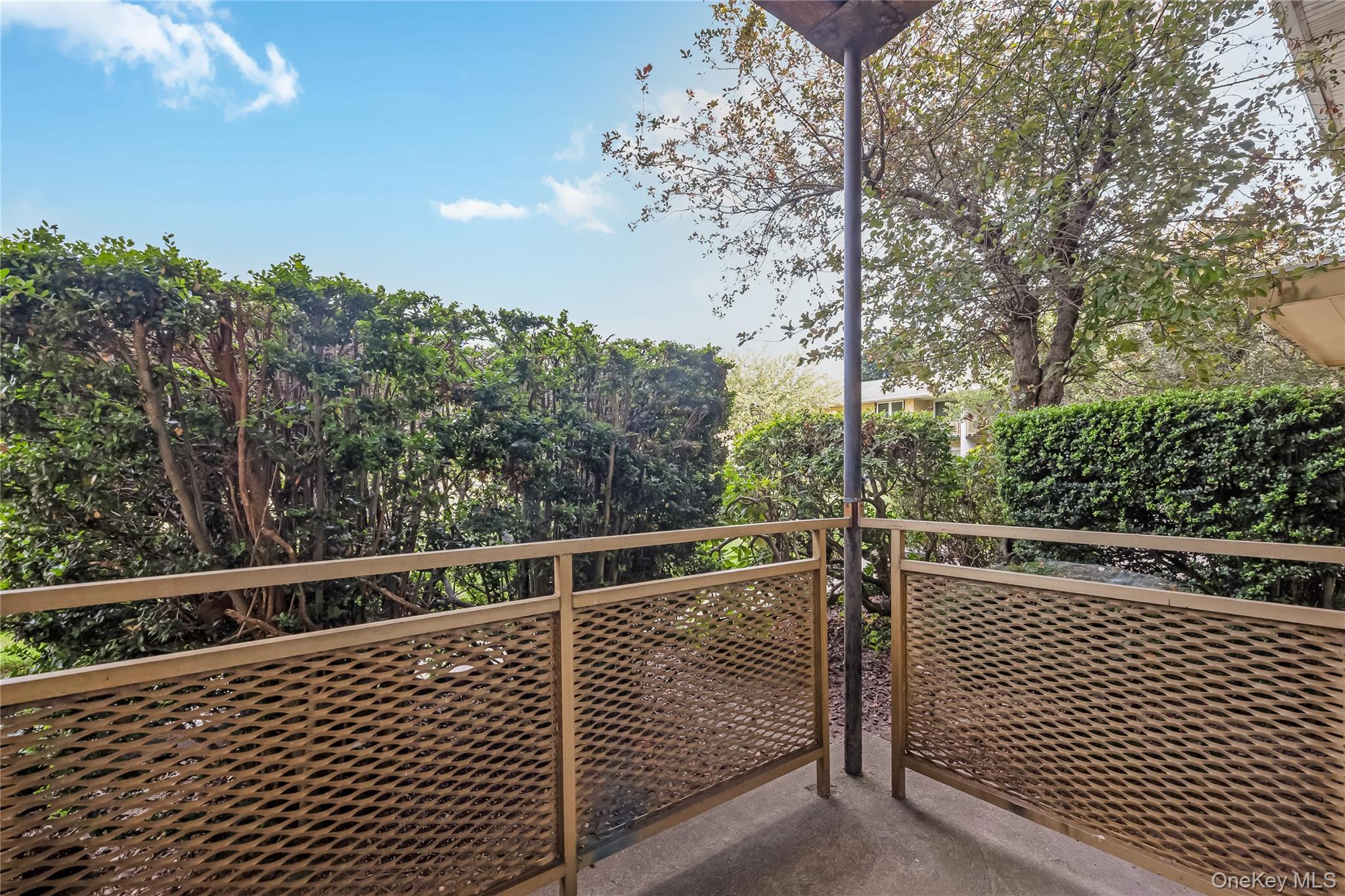 #10 photo, 700 Broadway, サフォーク郡 Amityville , NY 11701