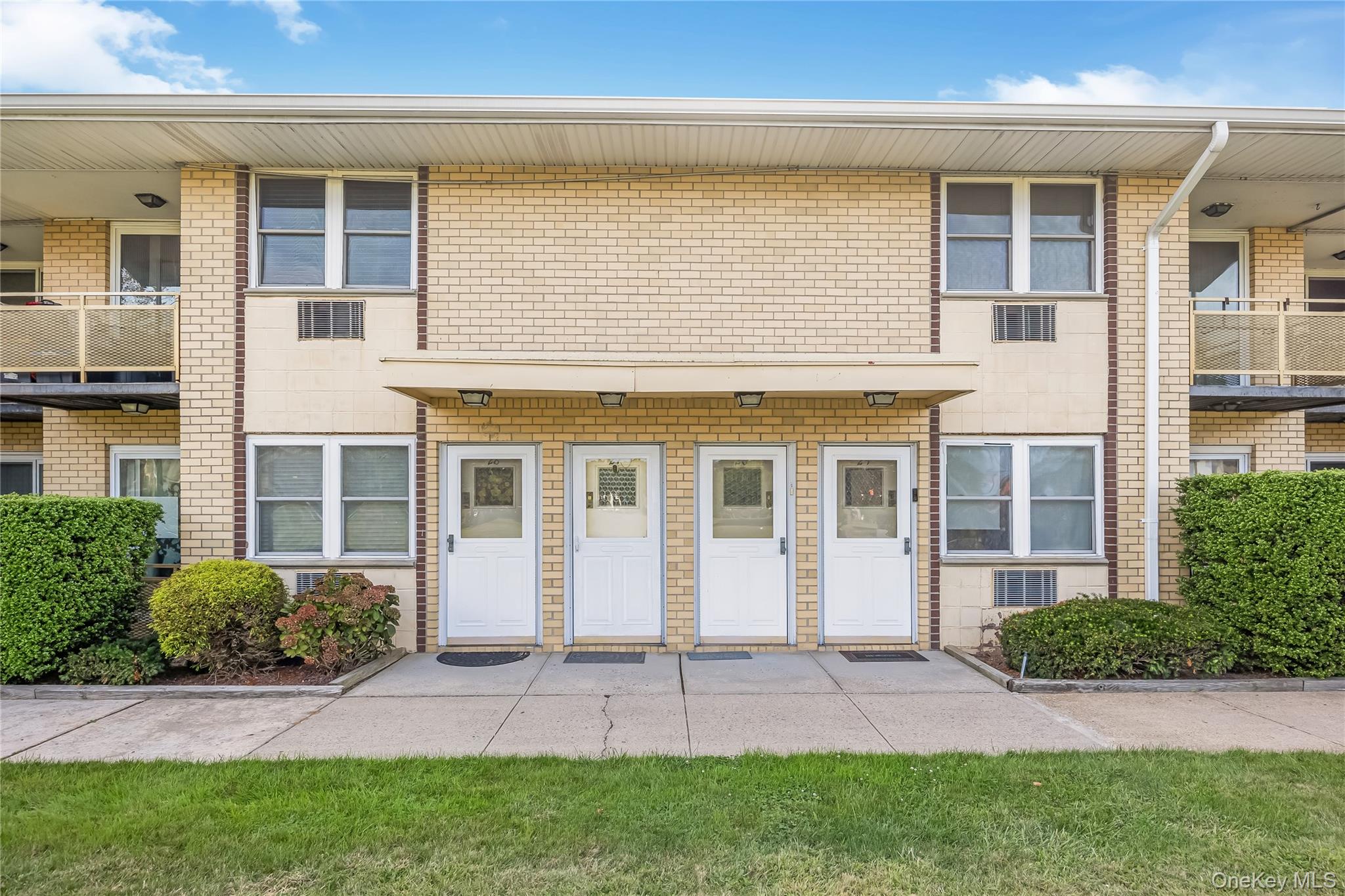 #3 photo, 700 Broadway, サフォーク郡 Amityville , NY 11701