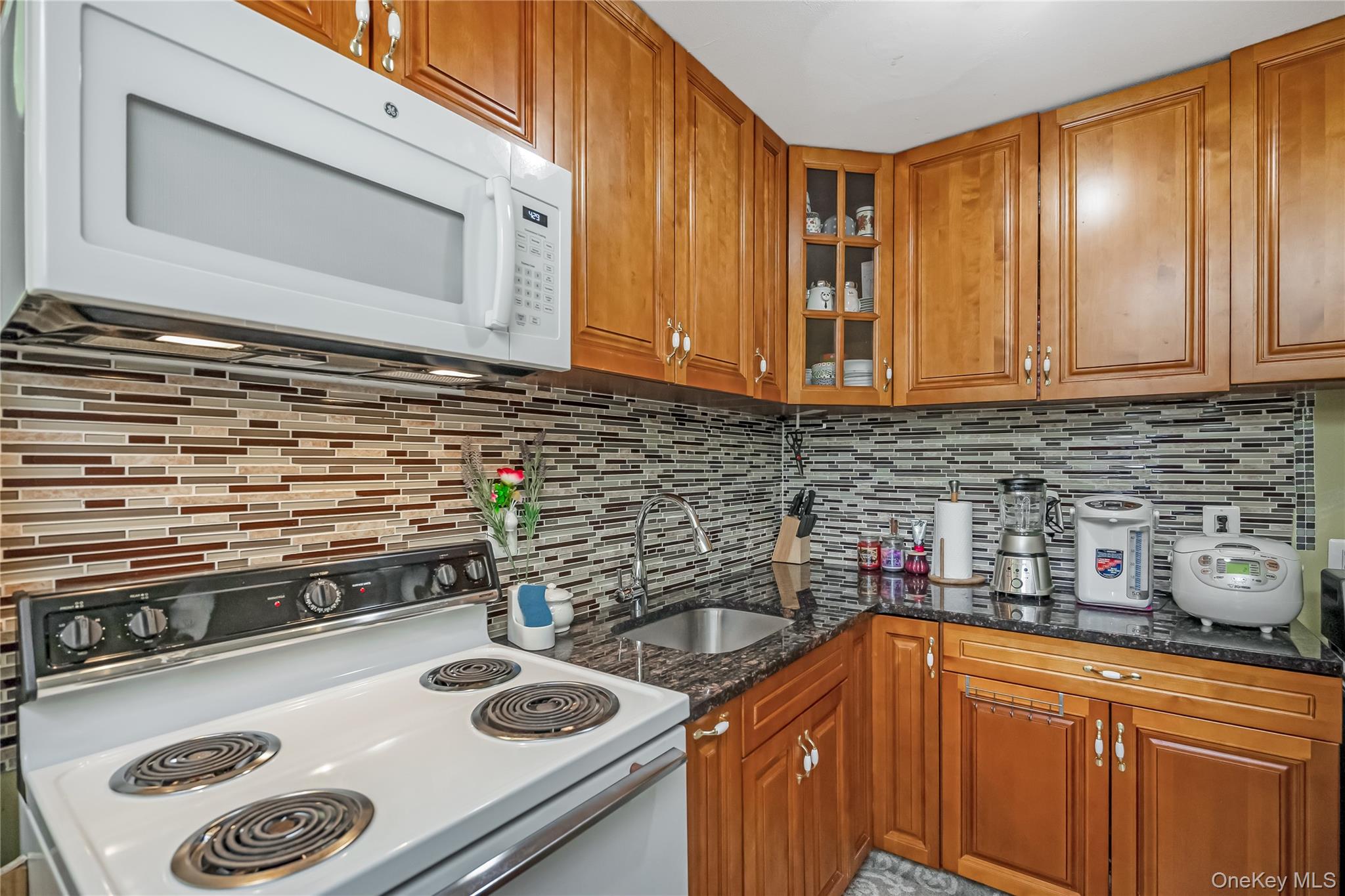 #8 photo, 700 Broadway, サフォーク郡 Amityville , NY 11701