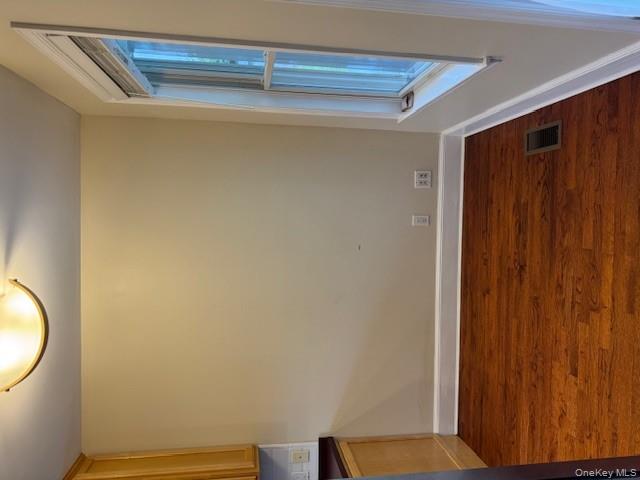 #6 photo, 29 1/2 Woolsey Avenue, ナッソー郡 Glen Cove , NY 11542