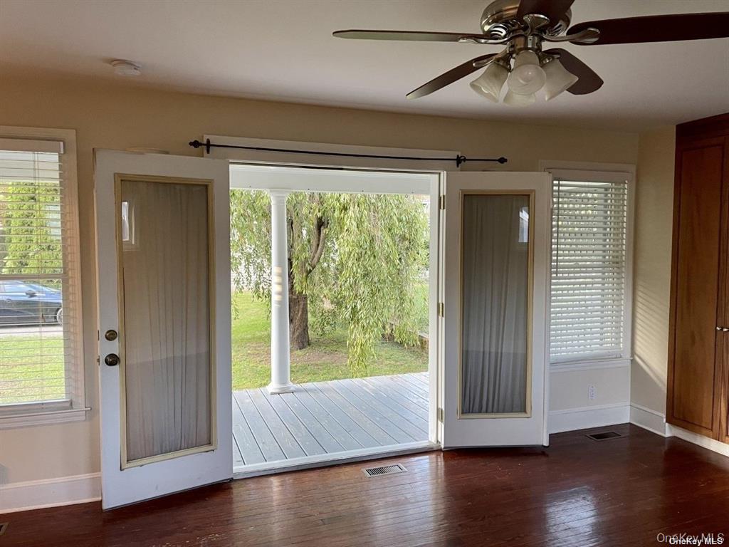 #9 photo, 29 1/2 Woolsey Avenue, ナッソー郡 Glen Cove , NY 11542