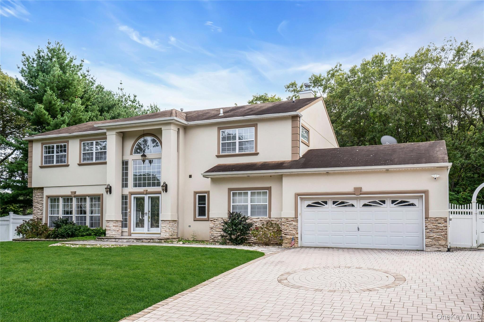 #2 photo, 2 Wisteria Lane, Lake Grove , NY 11755