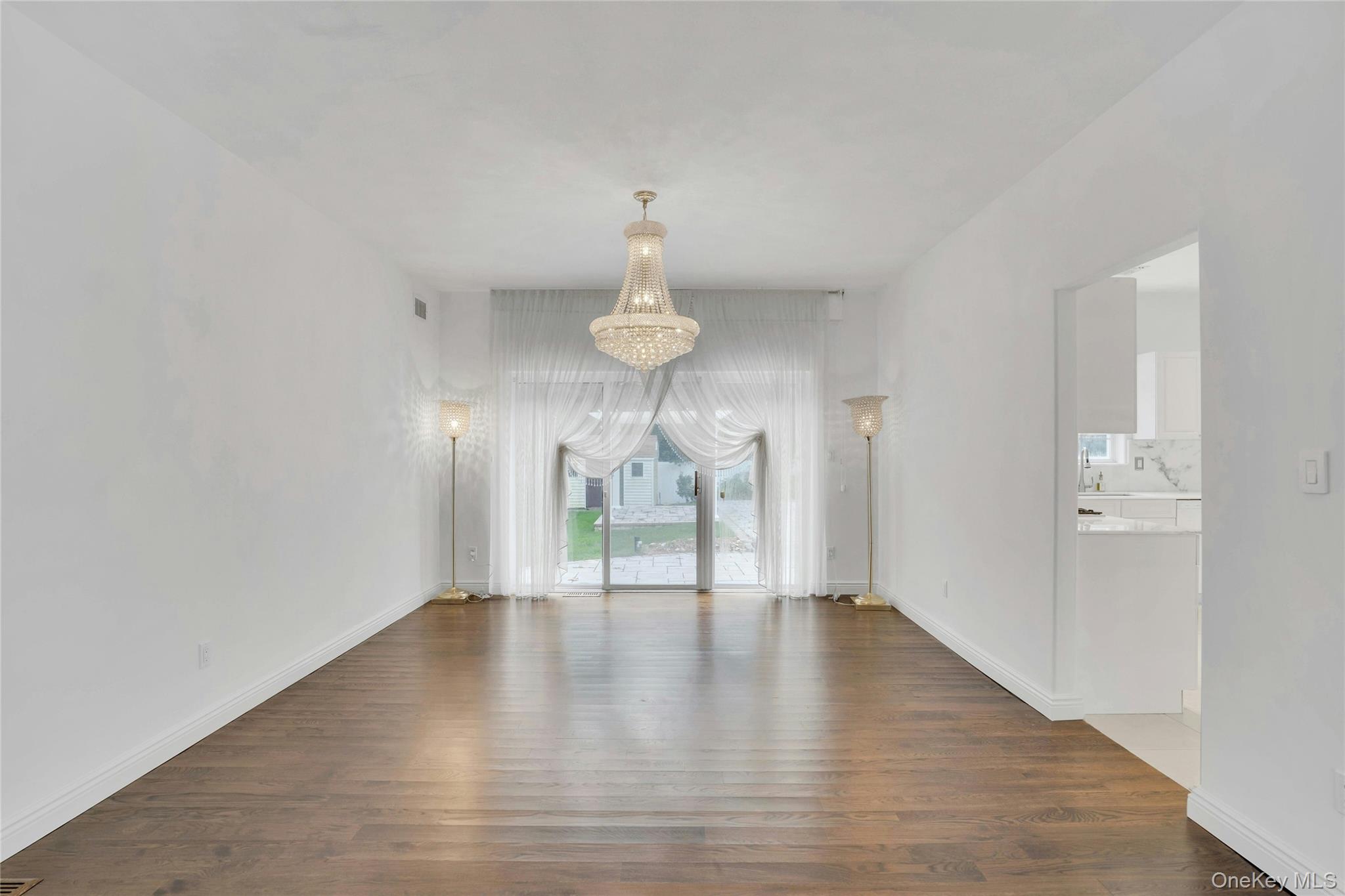 #9 photo, 2 Wisteria Lane, Lake Grove , NY 11755