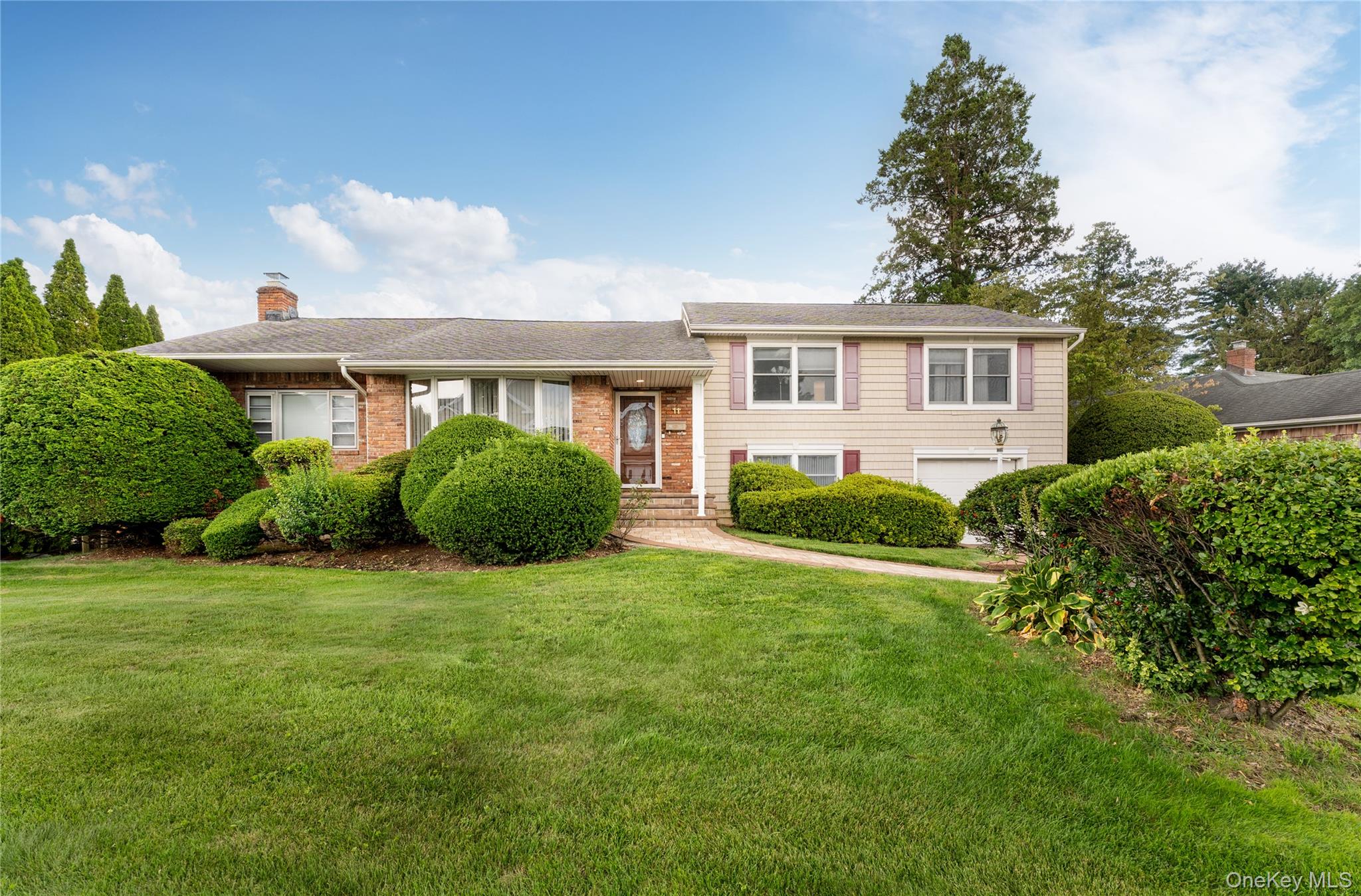 #1 photo, 11 Eaton Road, Syosset , NY 11791