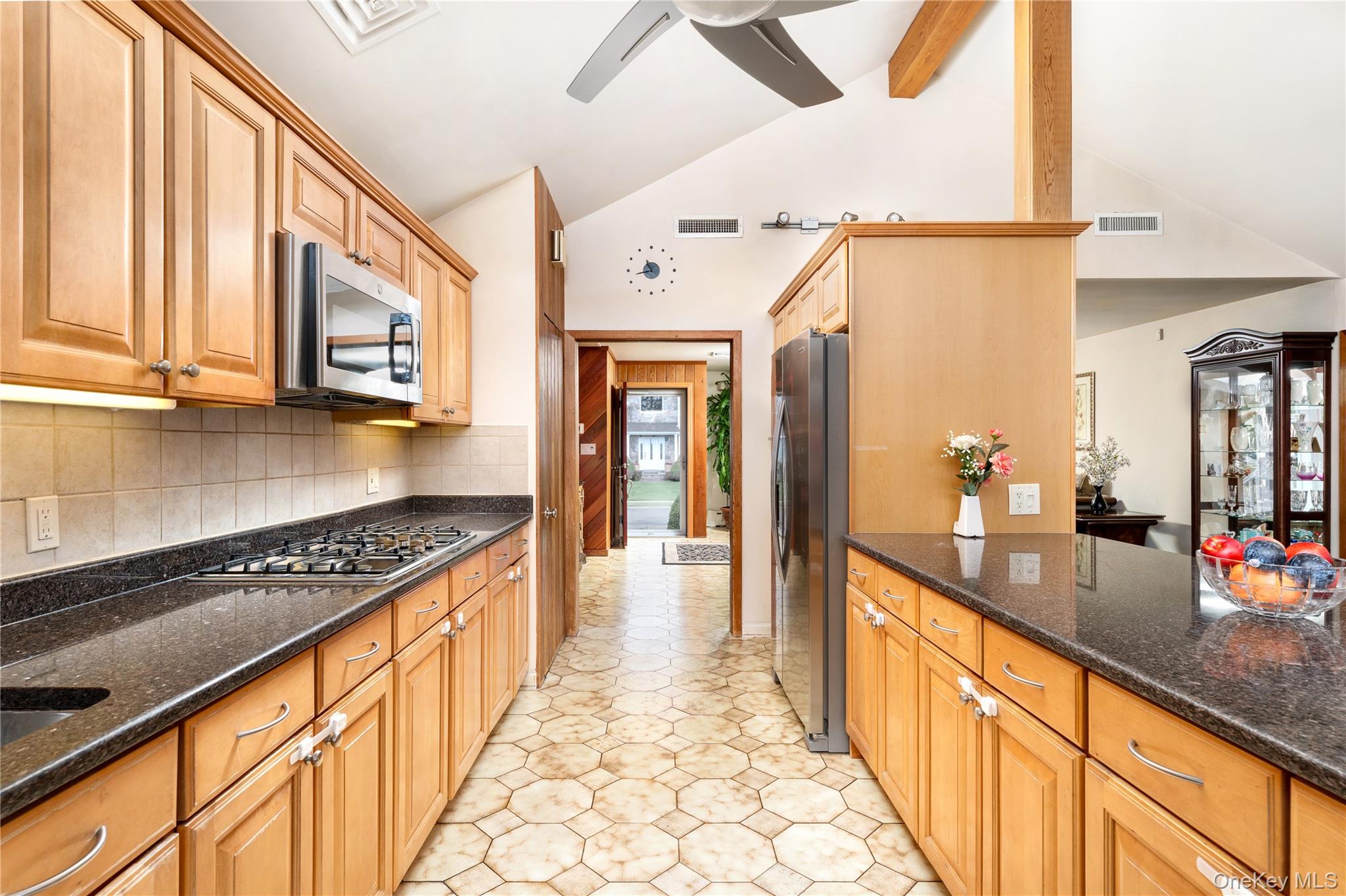 #13 photo, 11 Eaton Road, Syosset , NY 11791