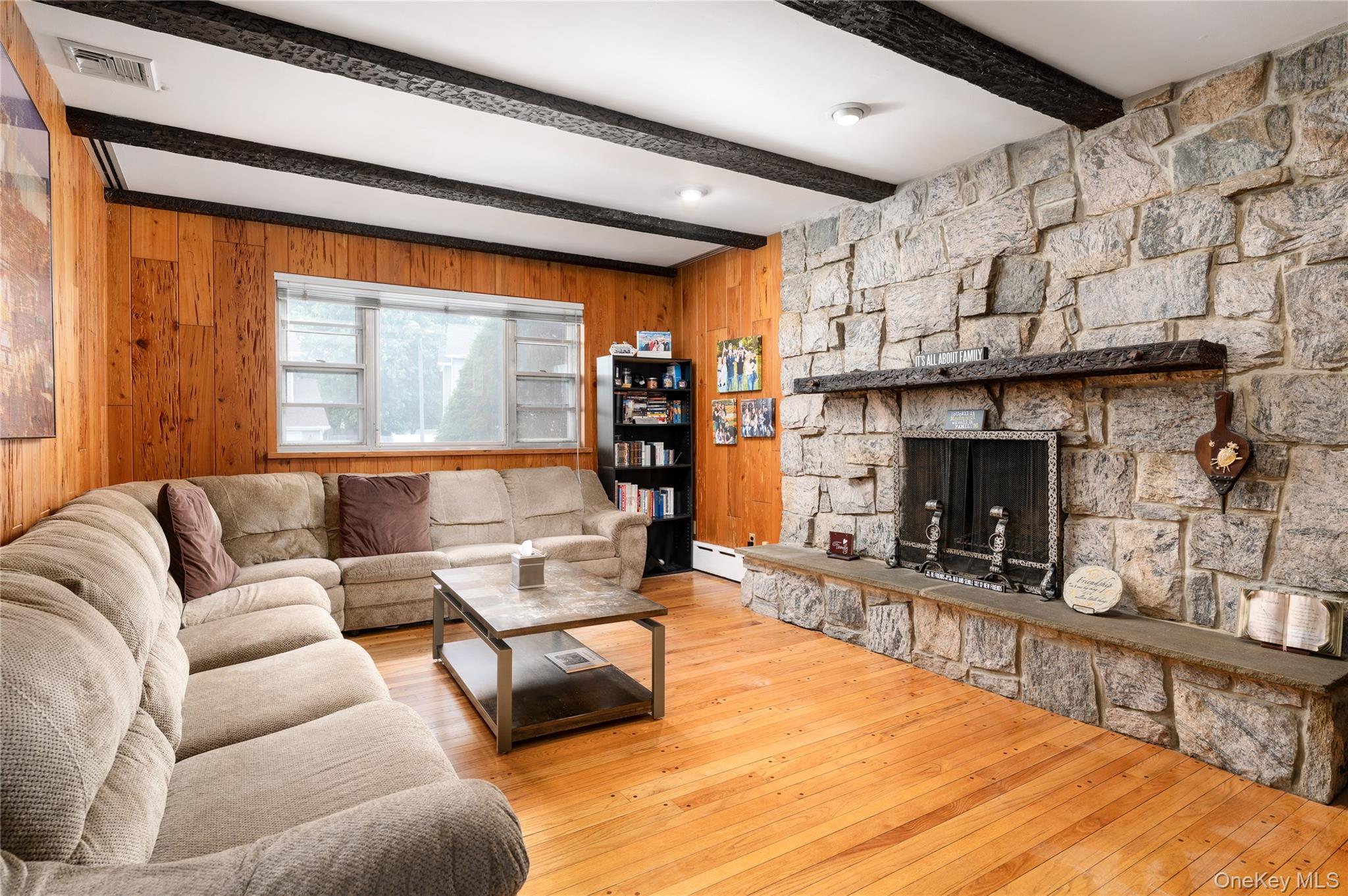 #15 photo, 11 Eaton Road, Syosset , NY 11791