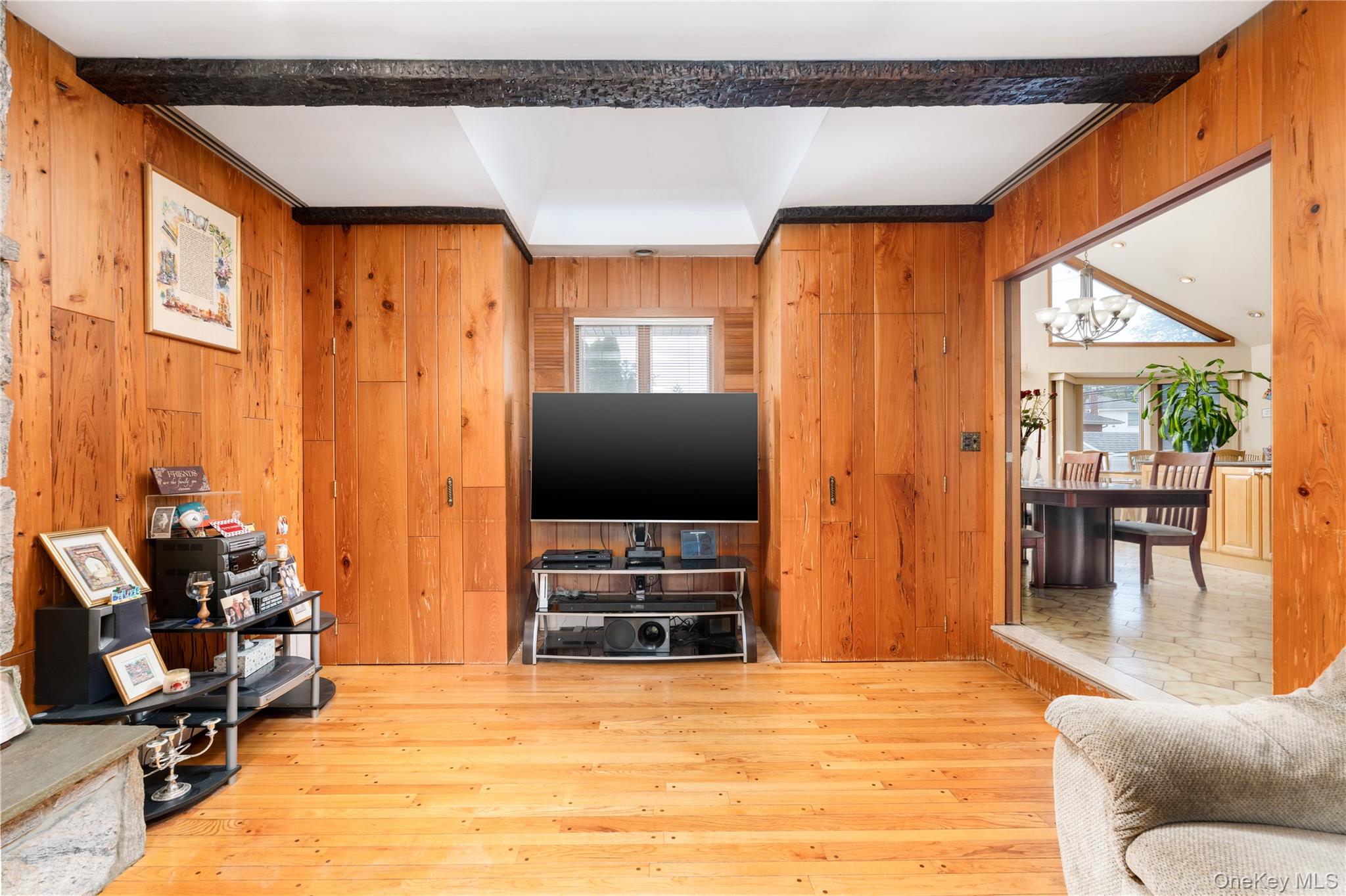 #16 photo, 11 Eaton Road, Syosset , NY 11791