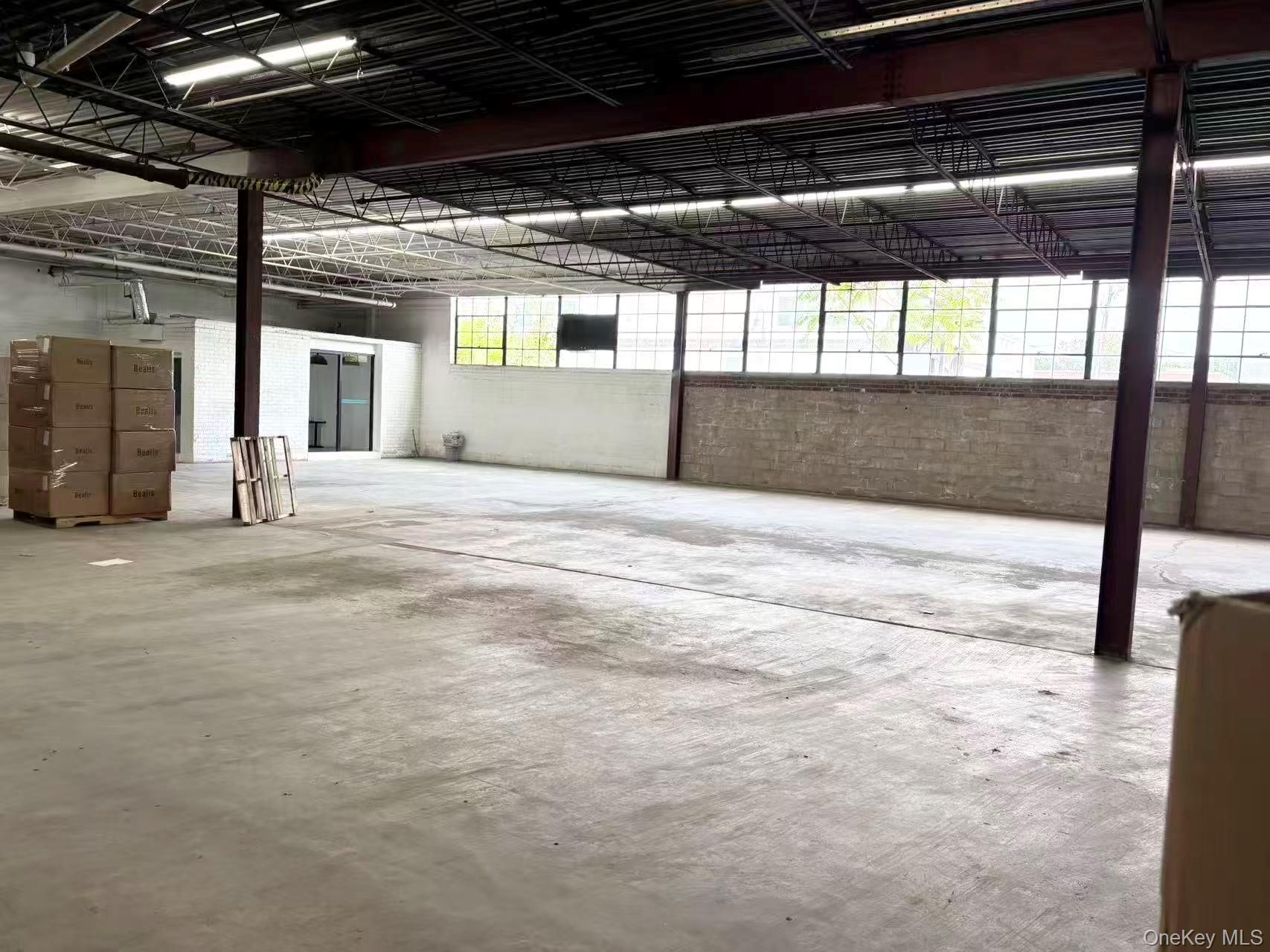 #3 photo, 30 Commercial Court, ナッソー郡 Plainview , NY 11803