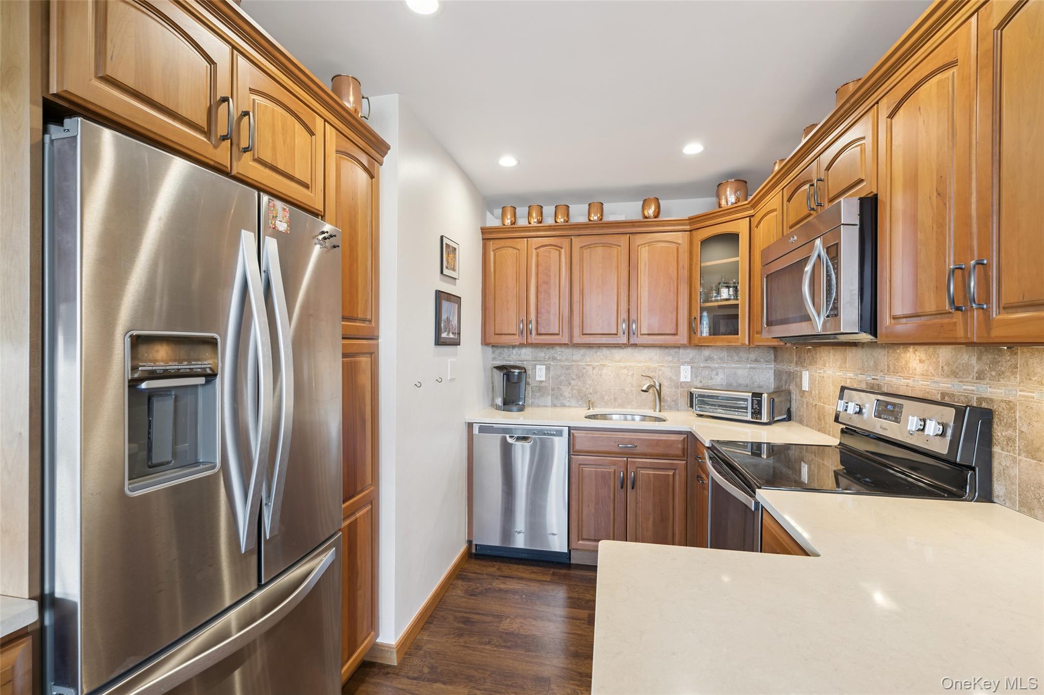 #1 photo, 166-40 Powells Cove Boulevard, कुईंस Beechhurst , NY 11357