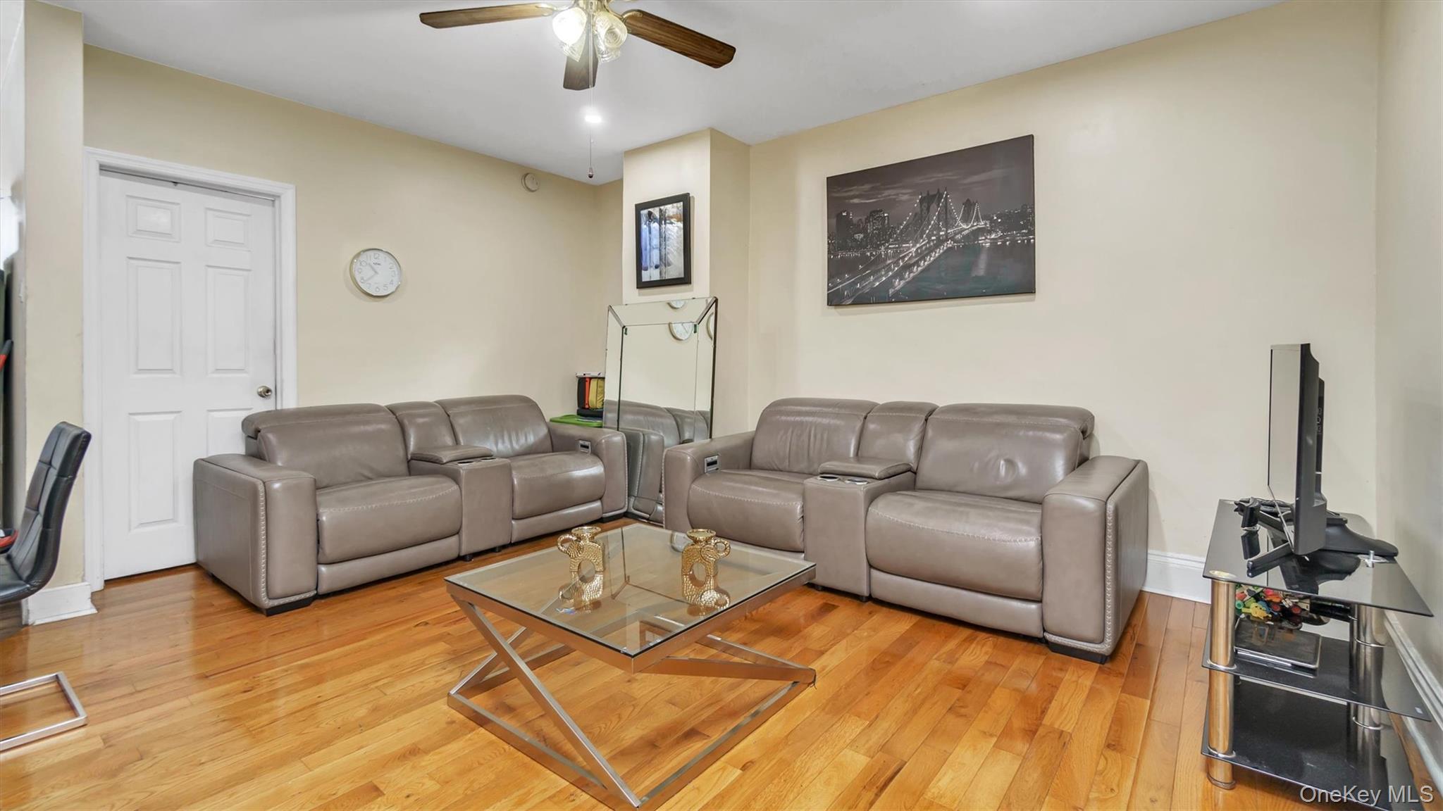 #18 photo, 453 Ridgewood Avenue, Brooklyn , NY 11208