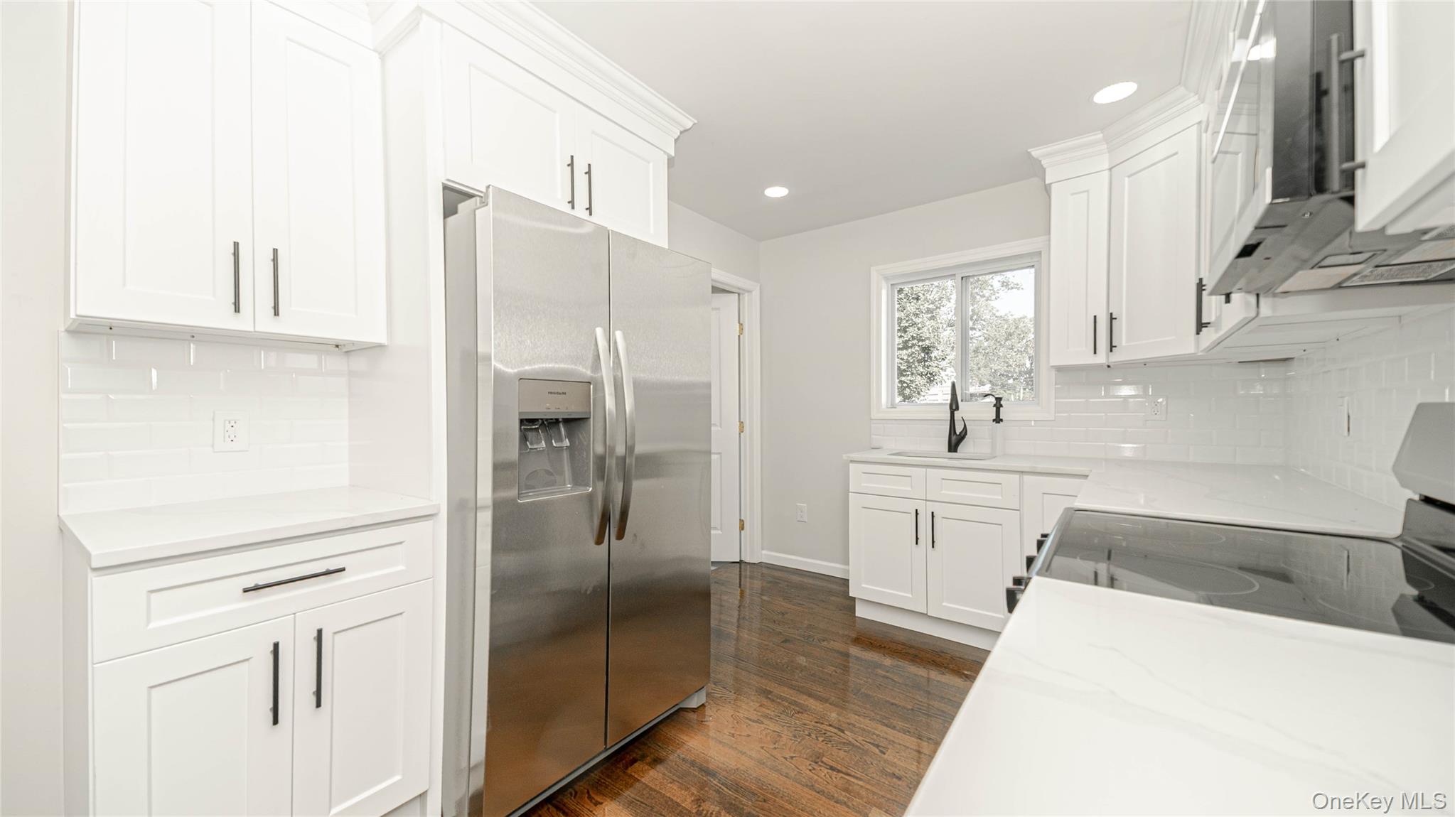 #1 photo, 786 4th Avenue, Bay Shore , NY 11706