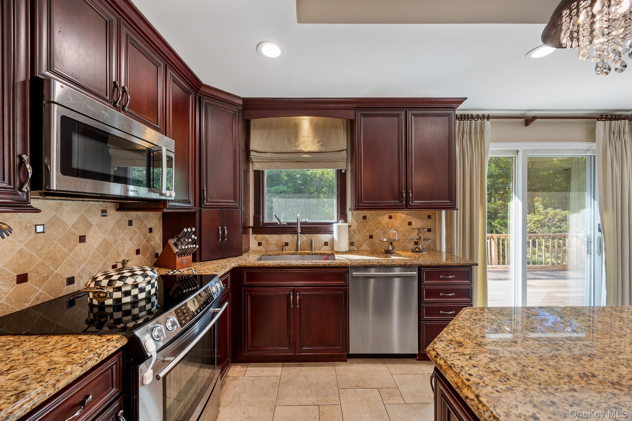 #11 photo, 461 Wolf Hill Road, Dix Hills , NY 11746