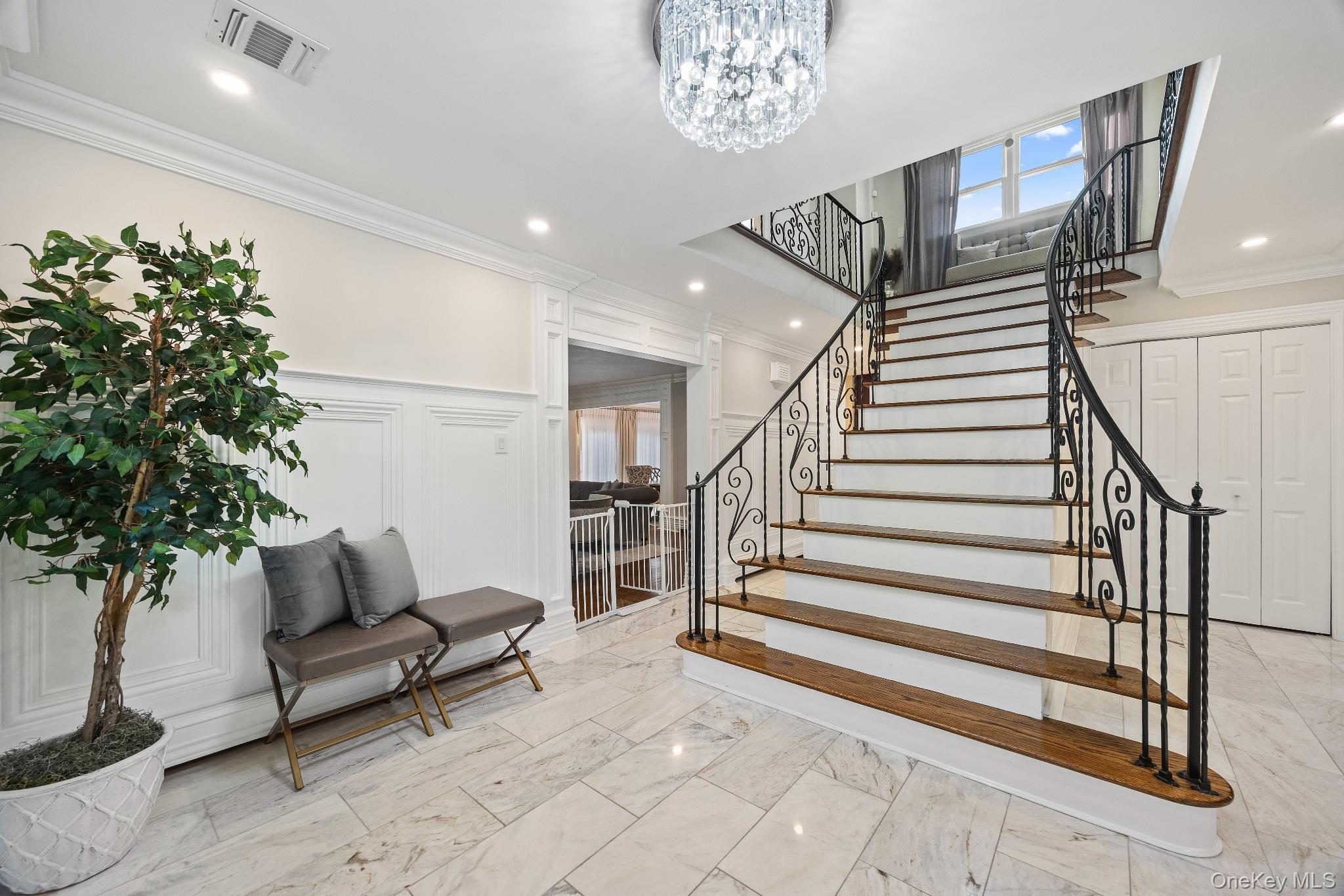 #3 photo, 461 Wolf Hill Road, Dix Hills , NY 11746