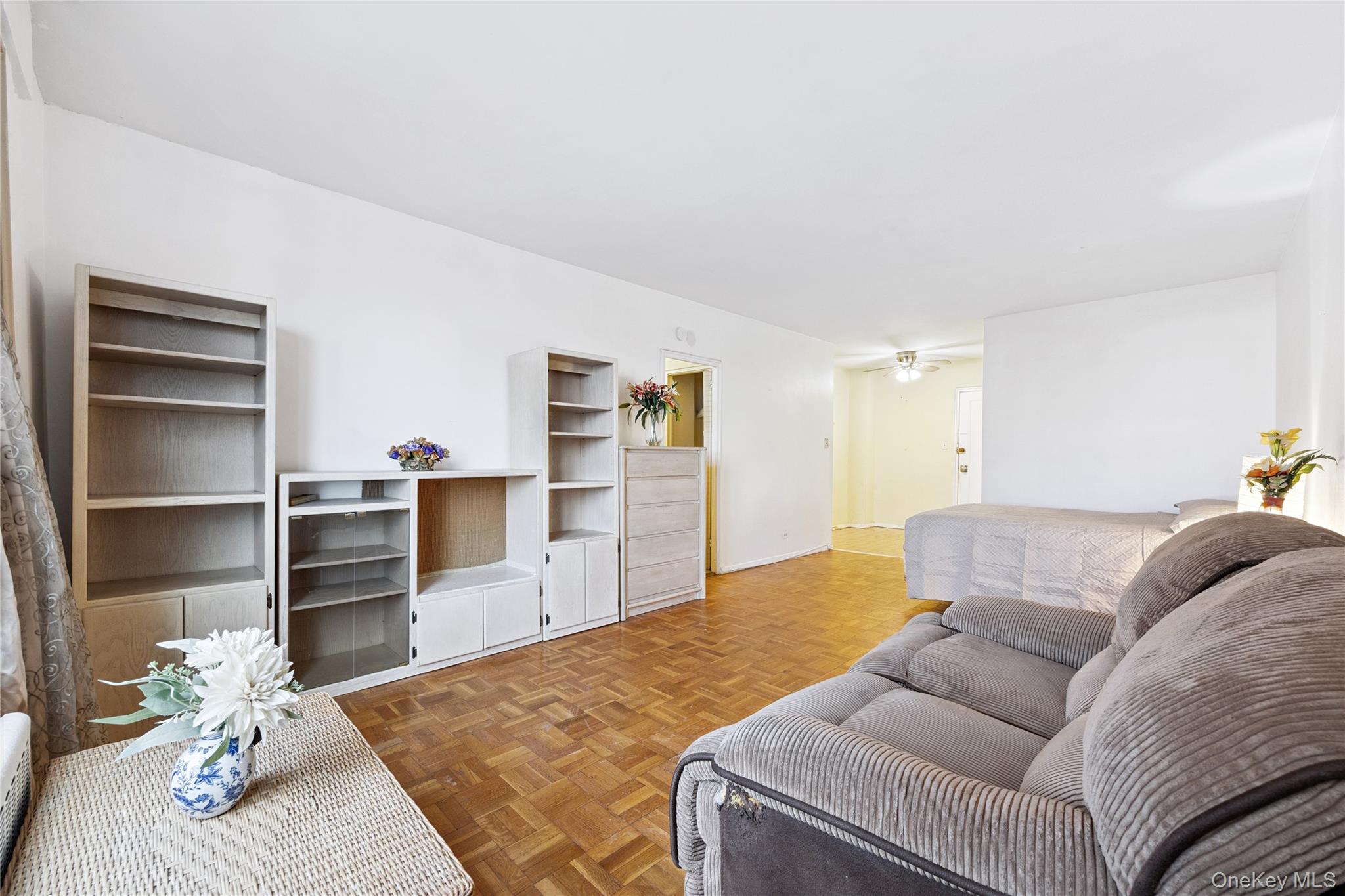 #10 photo, 110-45 Queens Blvd, クイーンズ区 Forest Hills , NY 11375