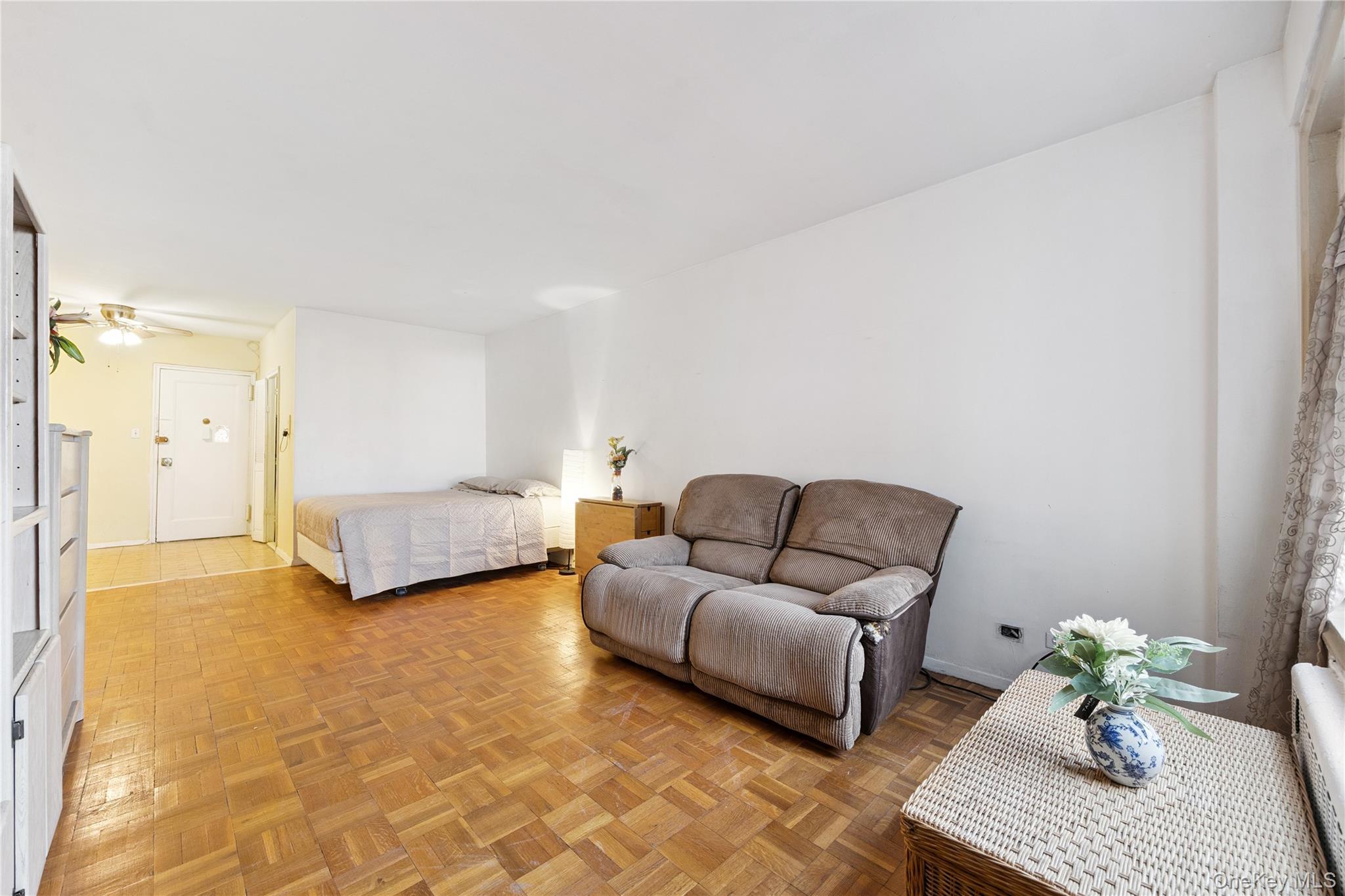 #11 photo, 110-45 Queens Blvd, クイーンズ区 Forest Hills , NY 11375