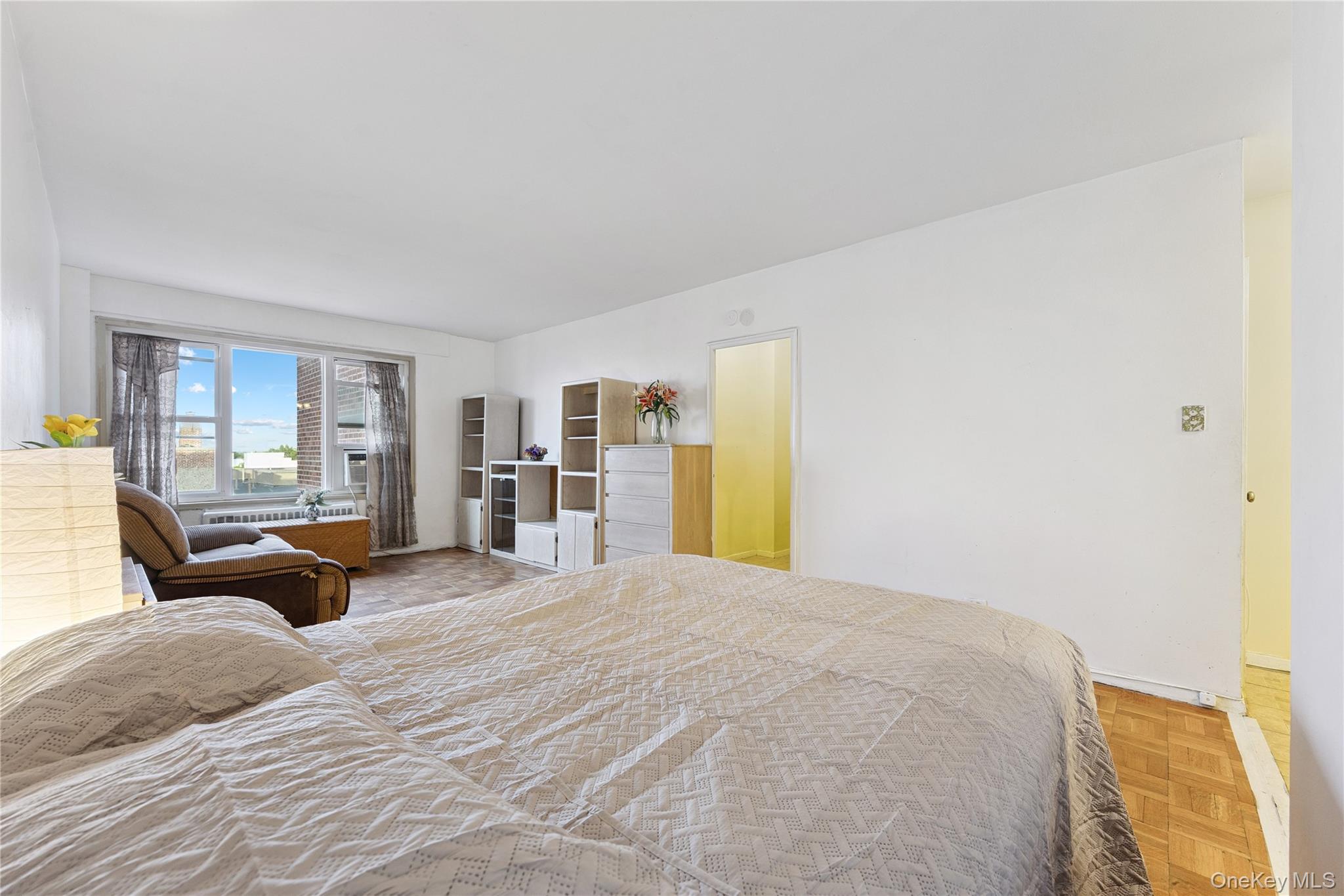 #12 photo, 110-45 Queens Blvd, クイーンズ区 Forest Hills , NY 11375