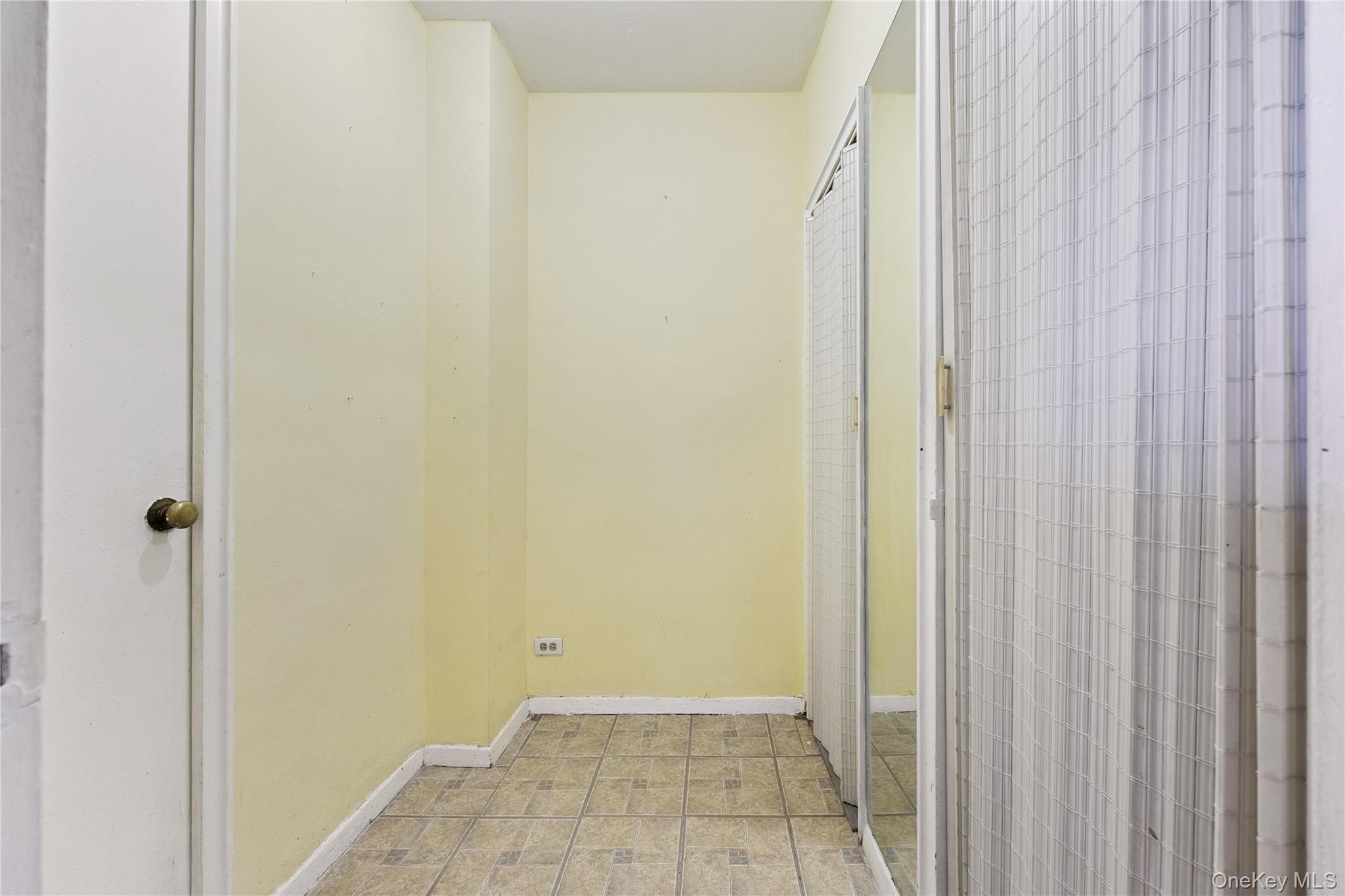 #14 photo, 110-45 Queens Blvd, クイーンズ区 Forest Hills , NY 11375