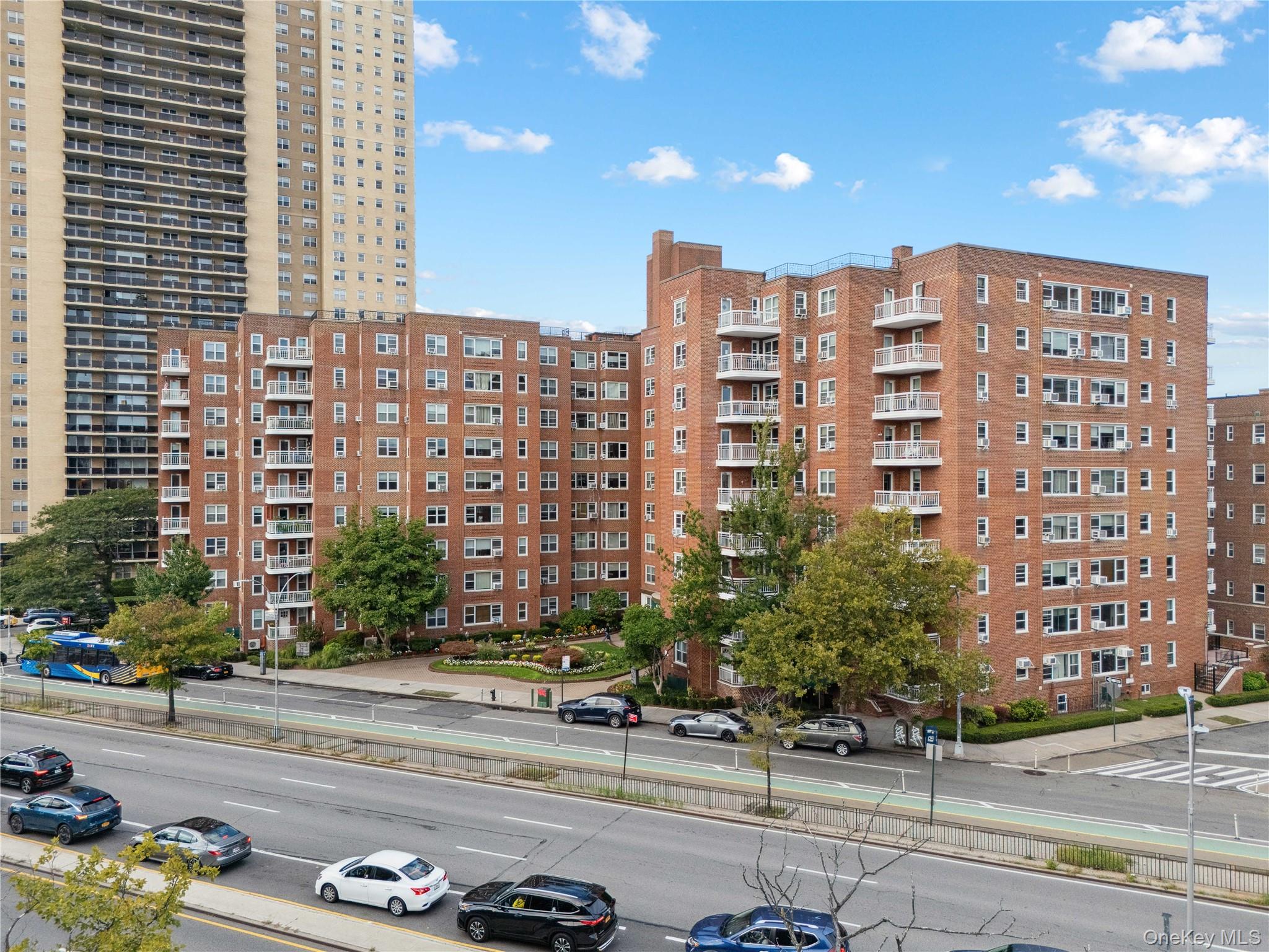 #16 photo, 110-45 Queens Blvd, クイーンズ区 Forest Hills , NY 11375