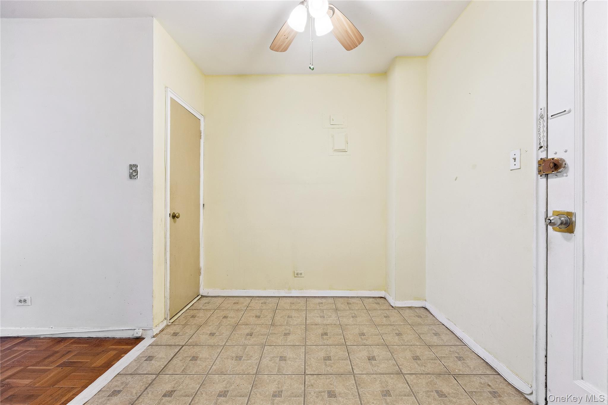 #3 photo, 110-45 Queens Blvd, クイーンズ区 Forest Hills , NY 11375