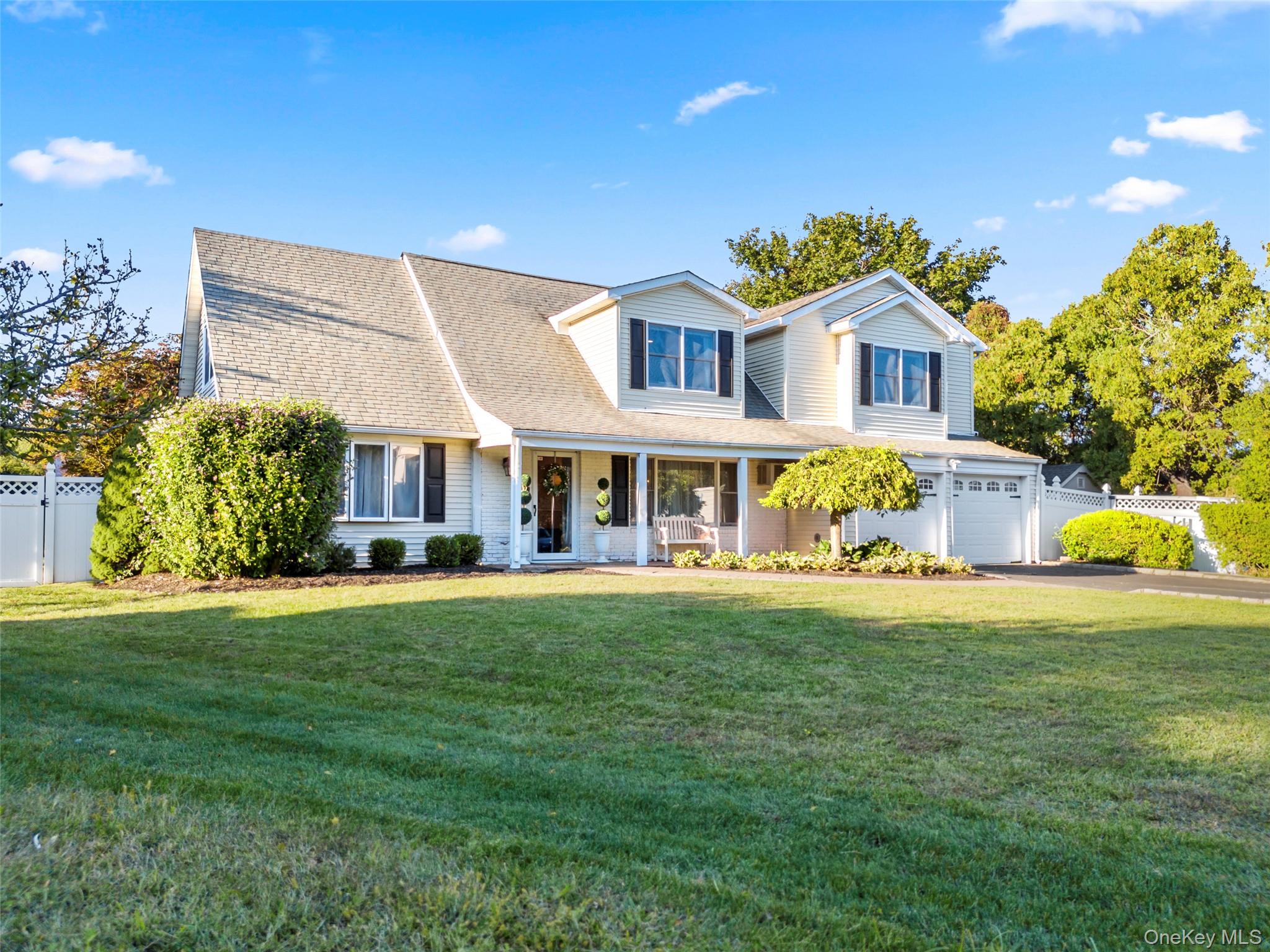 #1 photo, 7 Pensdale Court, सफ़ोक काउंटी Stony Brook , NY 11790