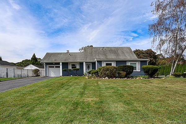 #2 photo, 36 Torrey Pine Lane, Medford , NY 11763