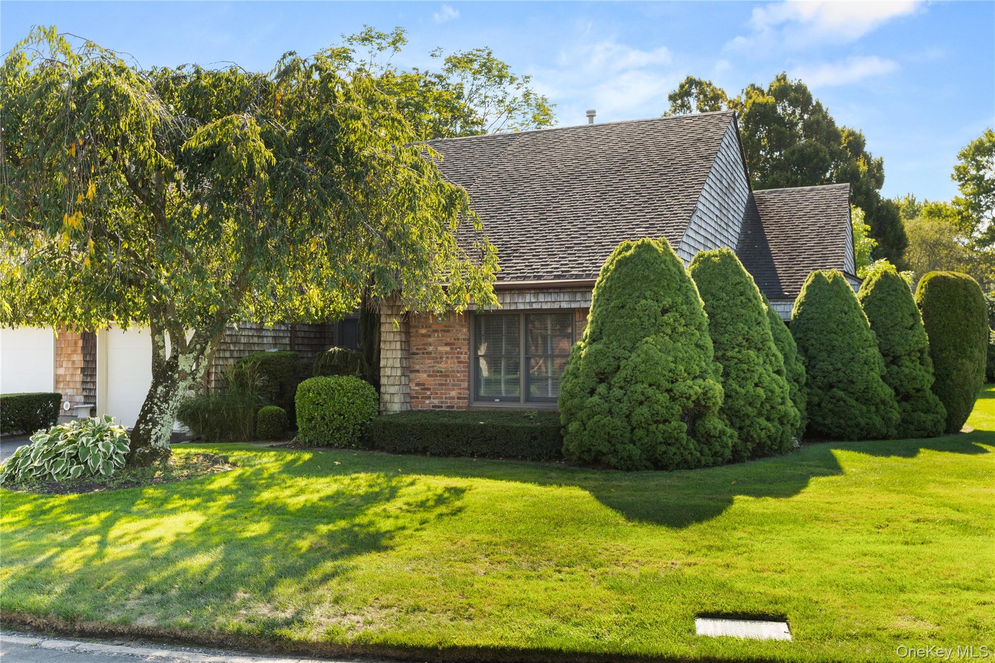 #1 photo, 148 Baywoods Lane, सफ़ोक काउंटी Bay Shore , NY 11706