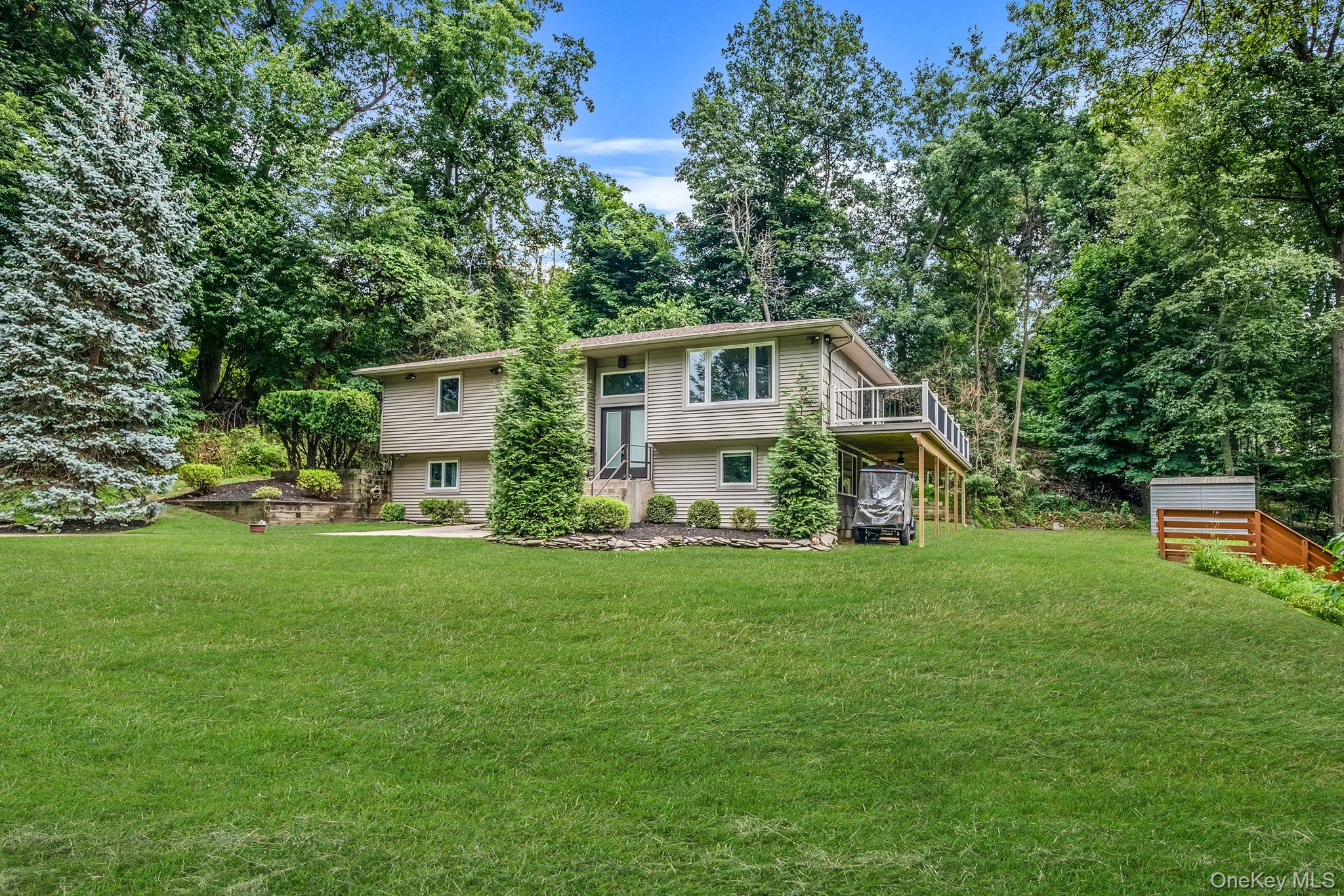 #1 photo, 25 Blanchard Drive, سوفولك Northport , NY 11768