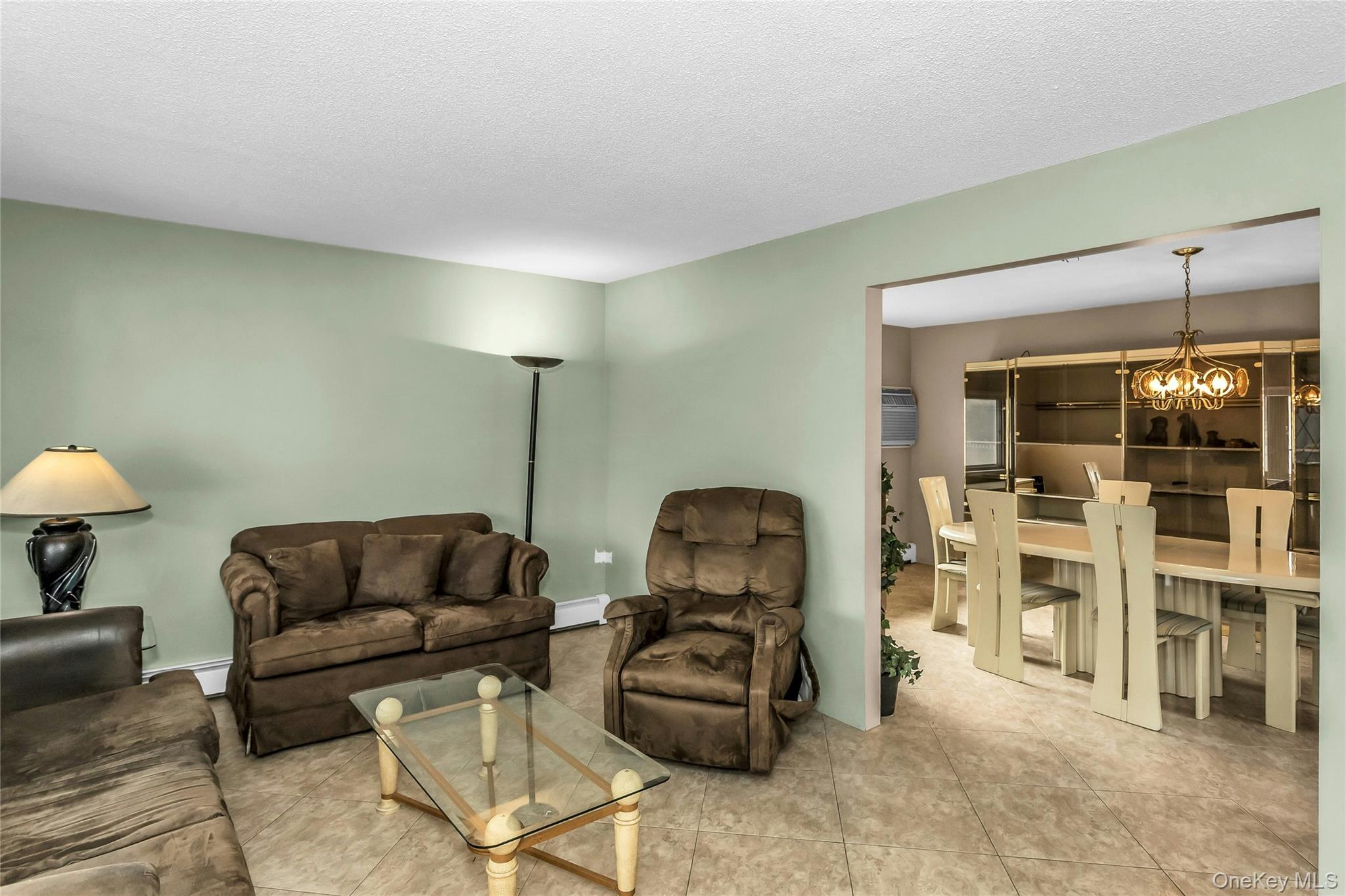 #4 photo, 2479 Tonquin Street, East Meadow , NY 11554