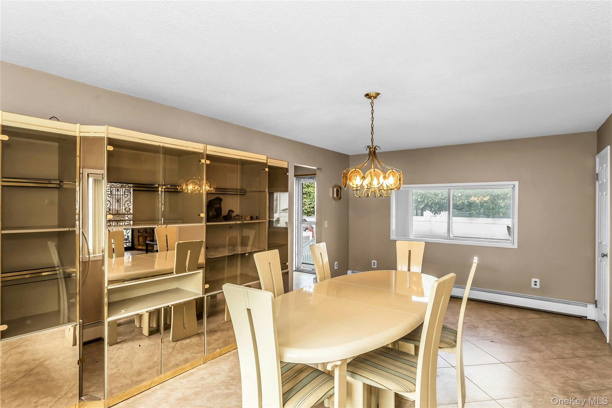 #7 photo, 2479 Tonquin Street, East Meadow , NY 11554