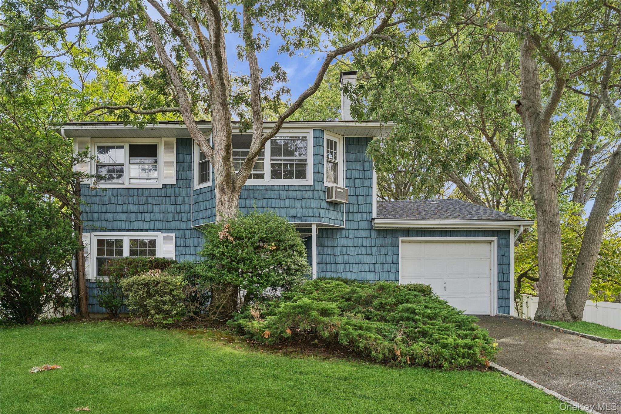 #1 photo, 183 Ballad Circle, सफ़ोक काउंटी Holbrook , NY 11741