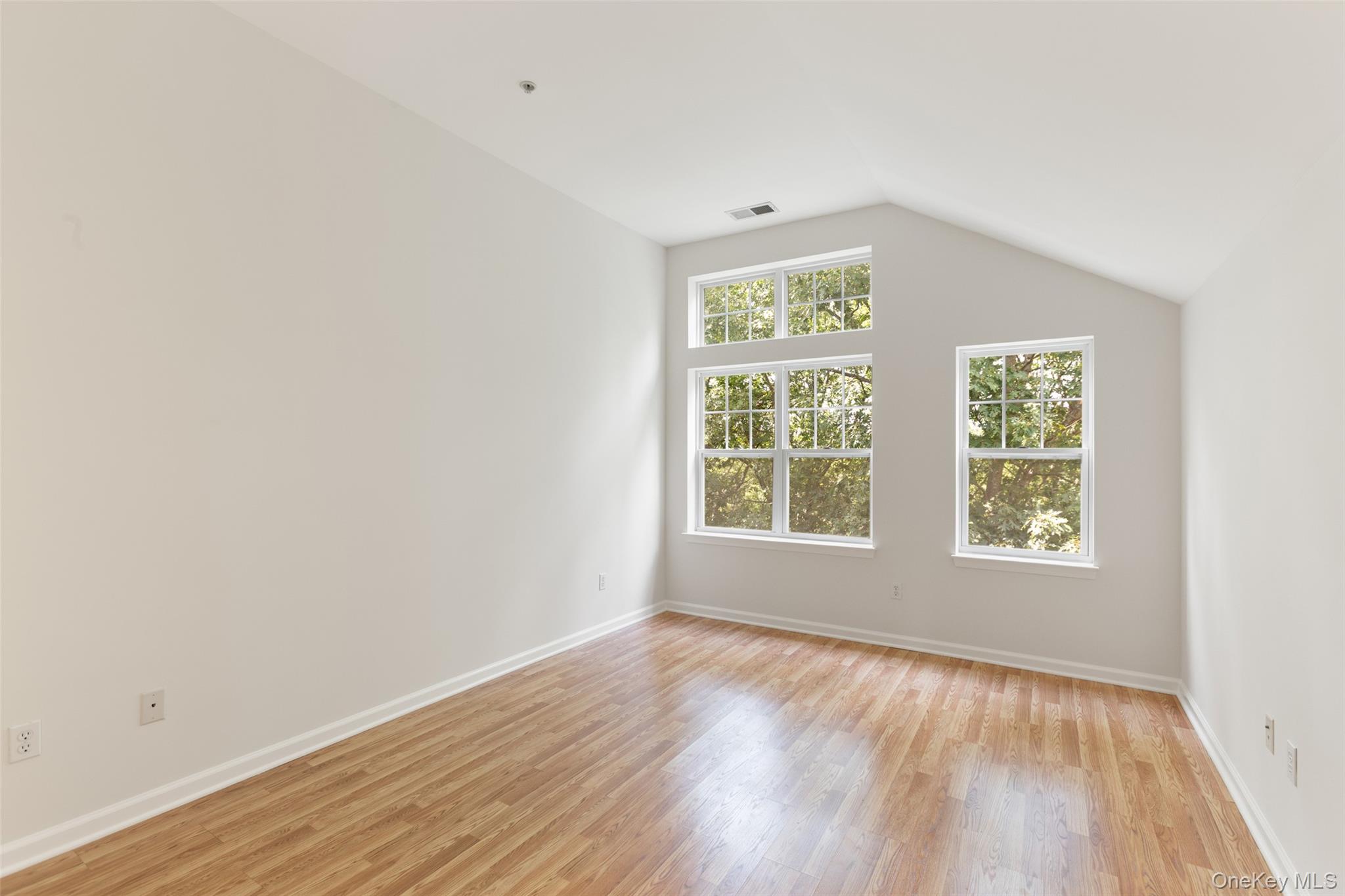 #11 photo, 223 Viewpoint Terrace, Peekskill , NY 10566