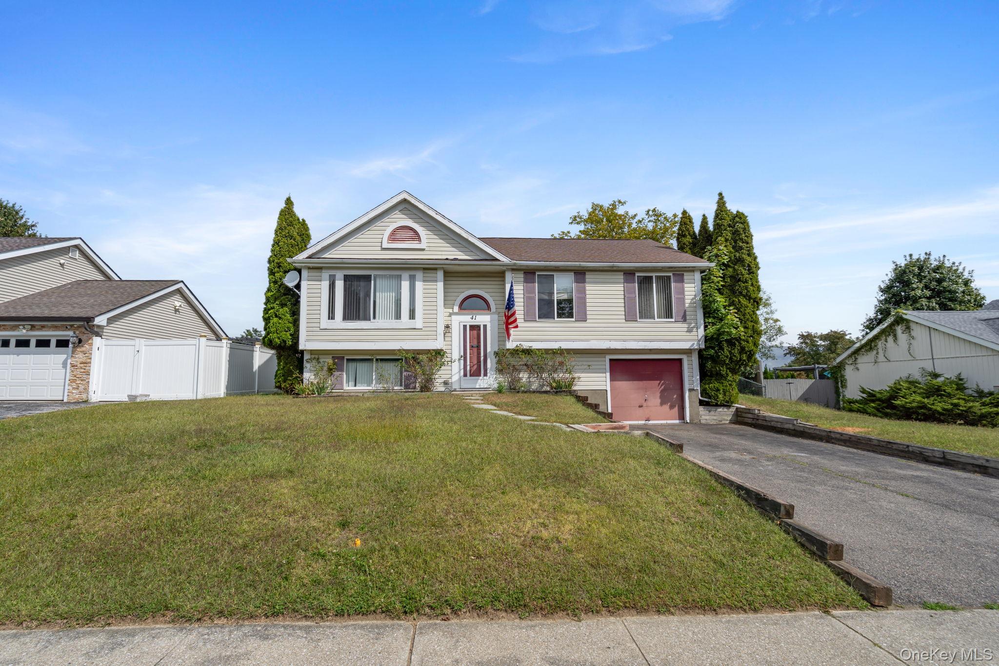 #1 photo, 41 Iris Circle, Beacon , NY 12508