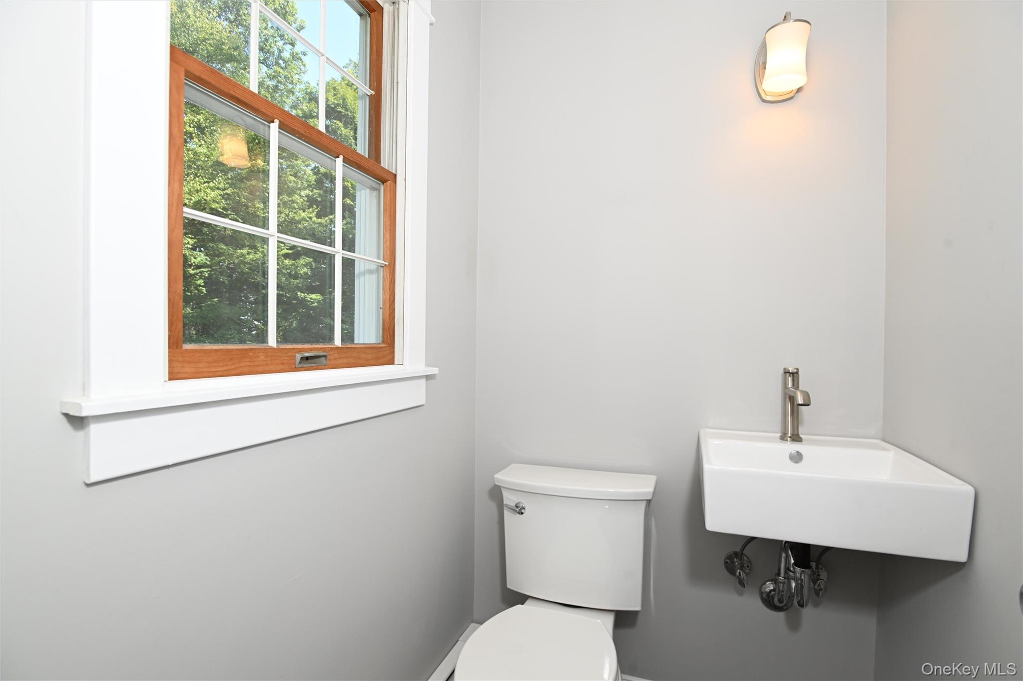 #10 photo, 5 Watergate Drive, Amawalk , NY 10501