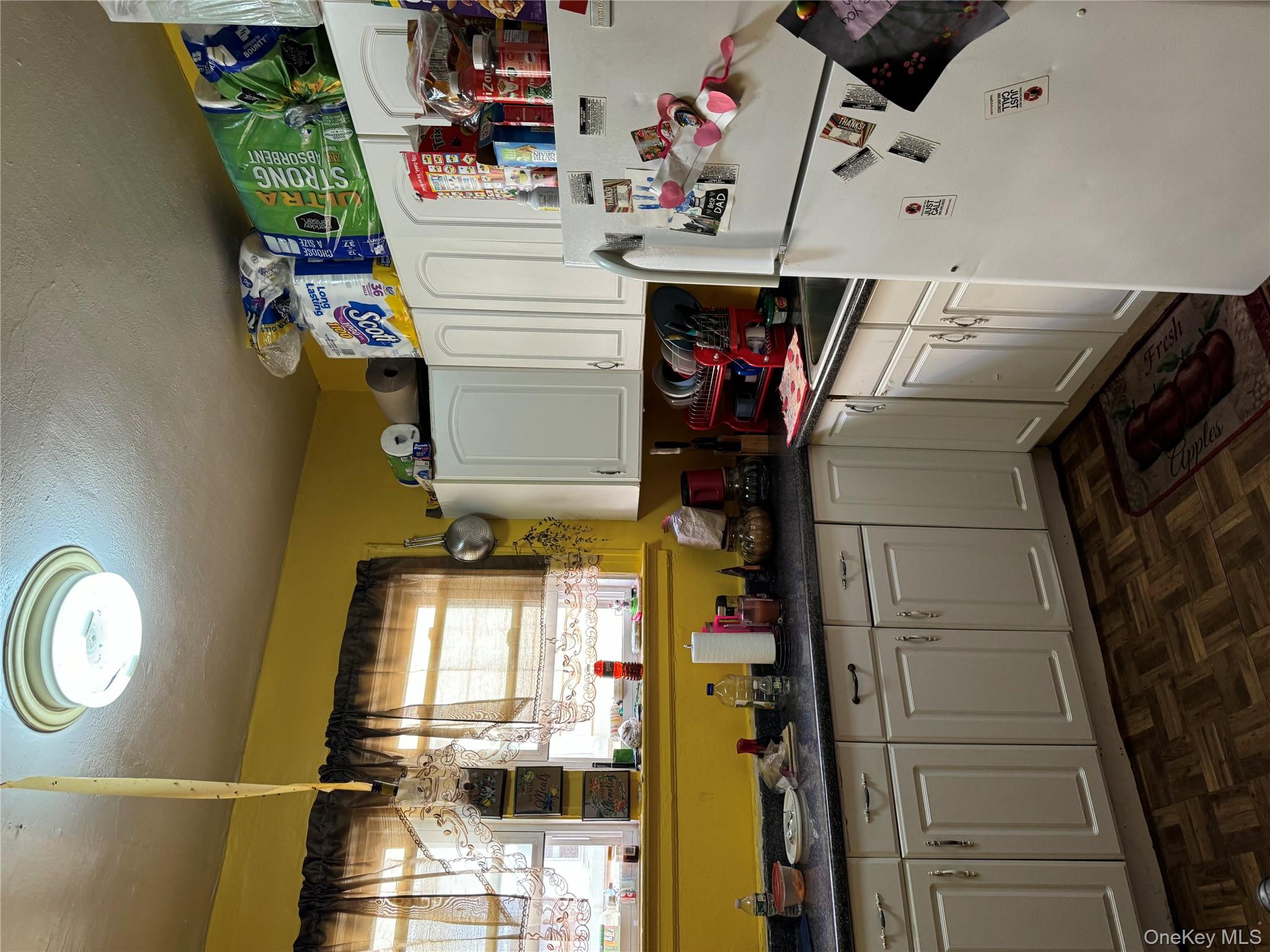 #16 photo, 927 E 219th Street, Bronx , NY 10469