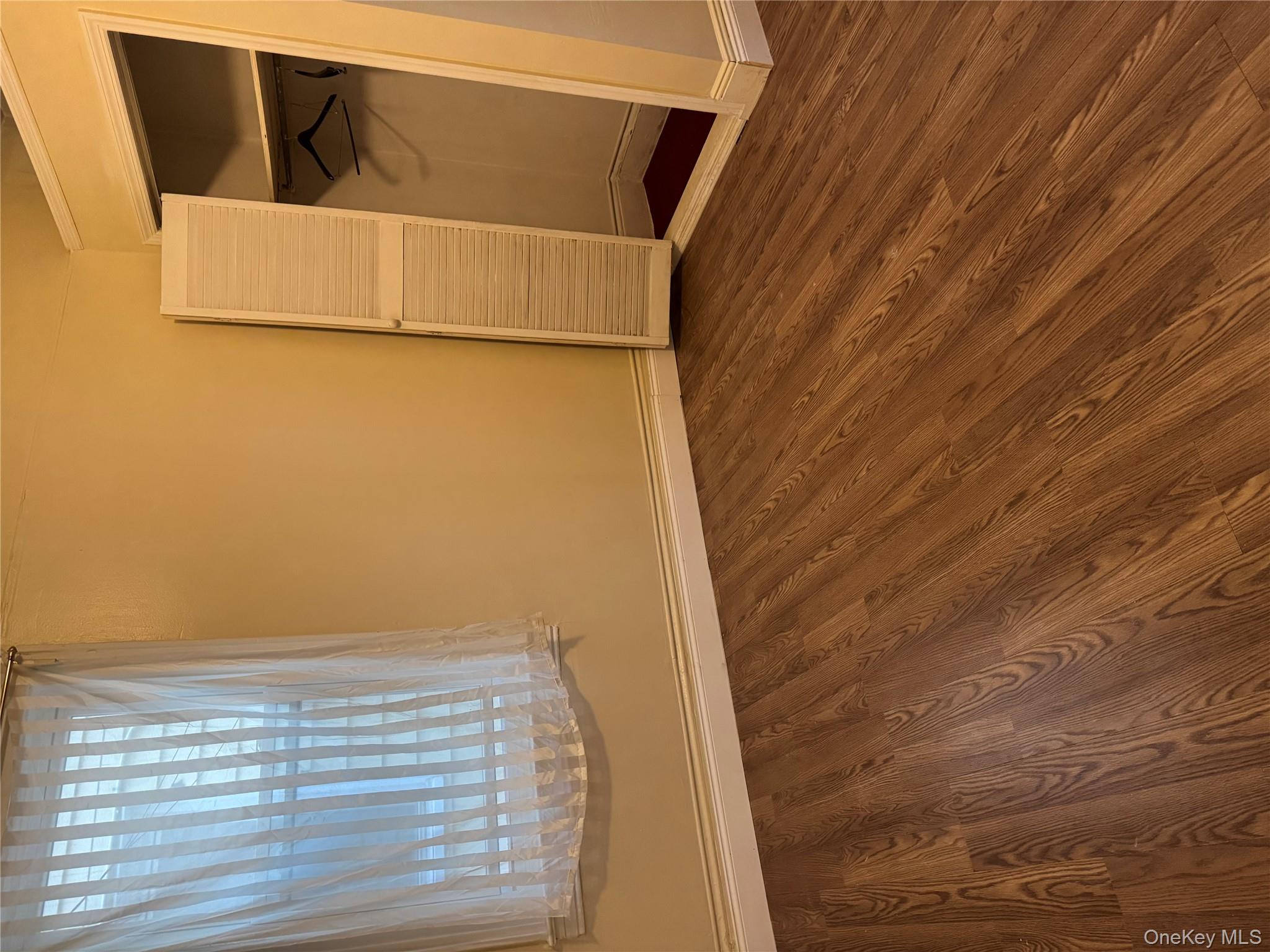 #7 photo, 927 E 219th Street, Bronx , NY 10469