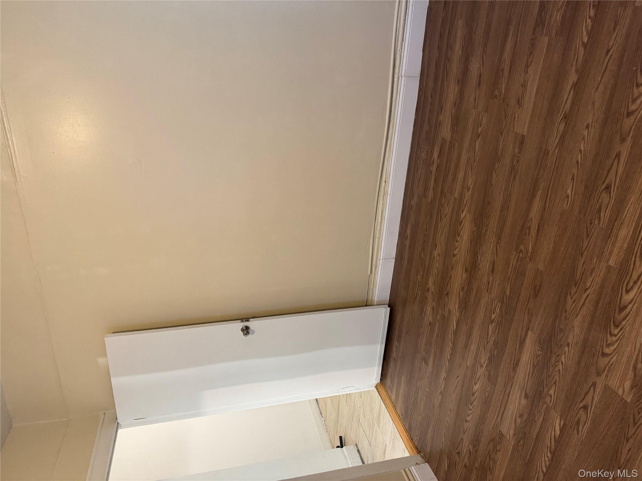 #8 photo, 927 E 219th Street, Bronx , NY 10469