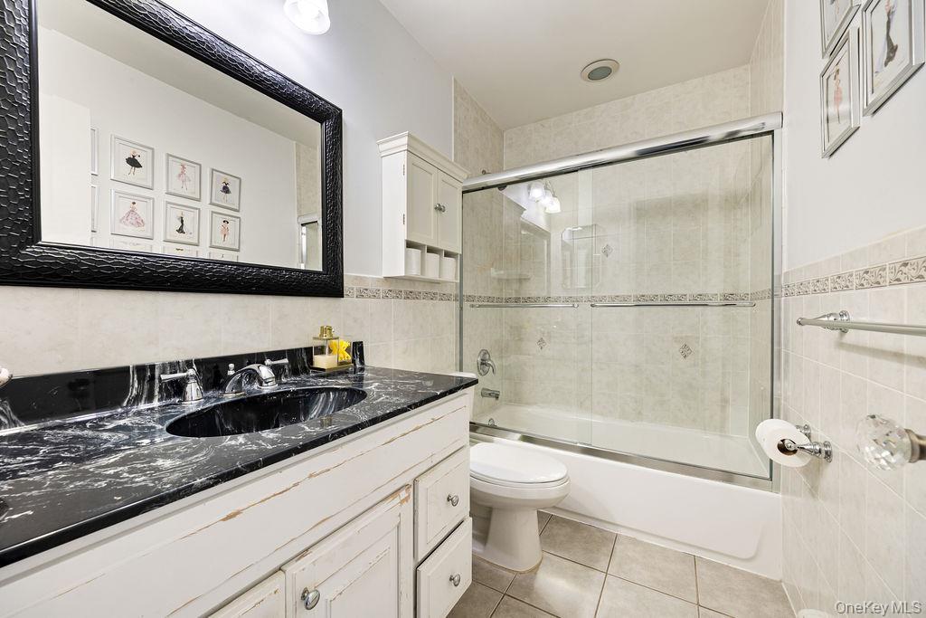 #14 photo, 6 Fairway Oval, Spring Valley , NY 10977