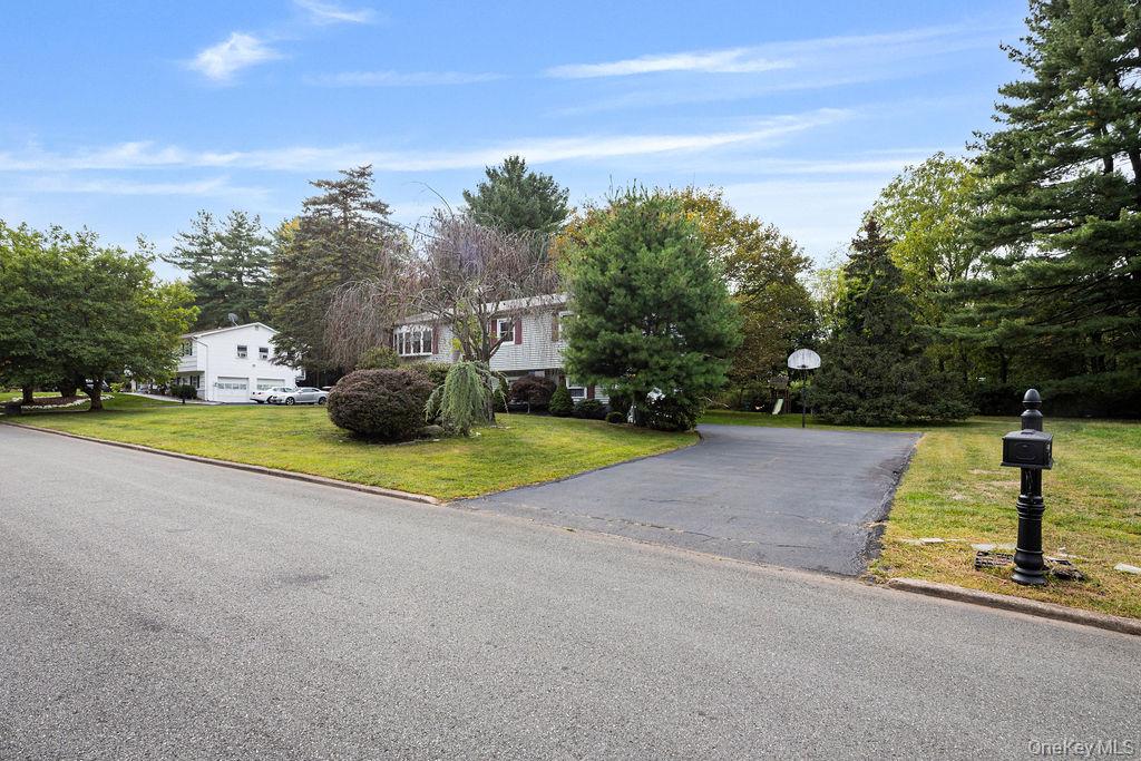 #4 photo, 6 Fairway Oval, Spring Valley , NY 10977