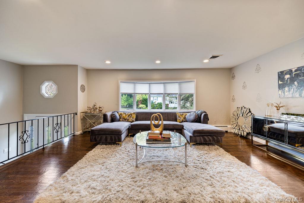 #7 photo, 6 Fairway Oval, Spring Valley , NY 10977