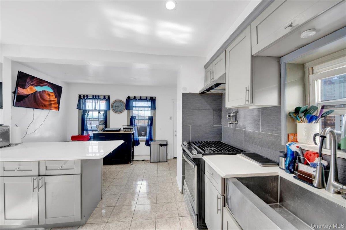 #10 photo, 4153 Gunther Avenue, Bronx , NY 10466