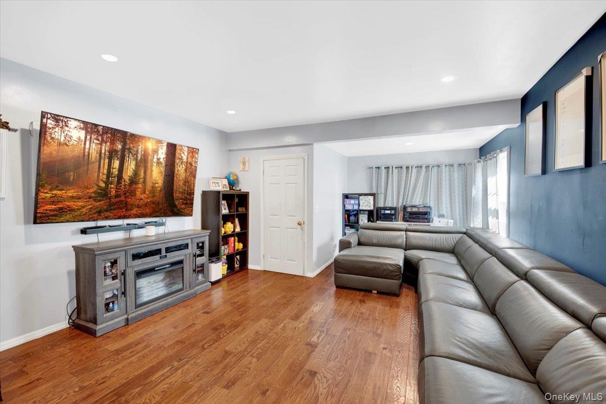 #2 photo, 4153 Gunther Avenue, Bronx , NY 10466