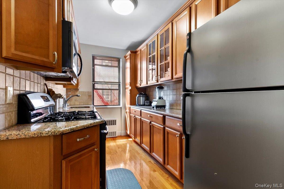 #3 photo, 142 Garth, Scarsdale , NY 10583