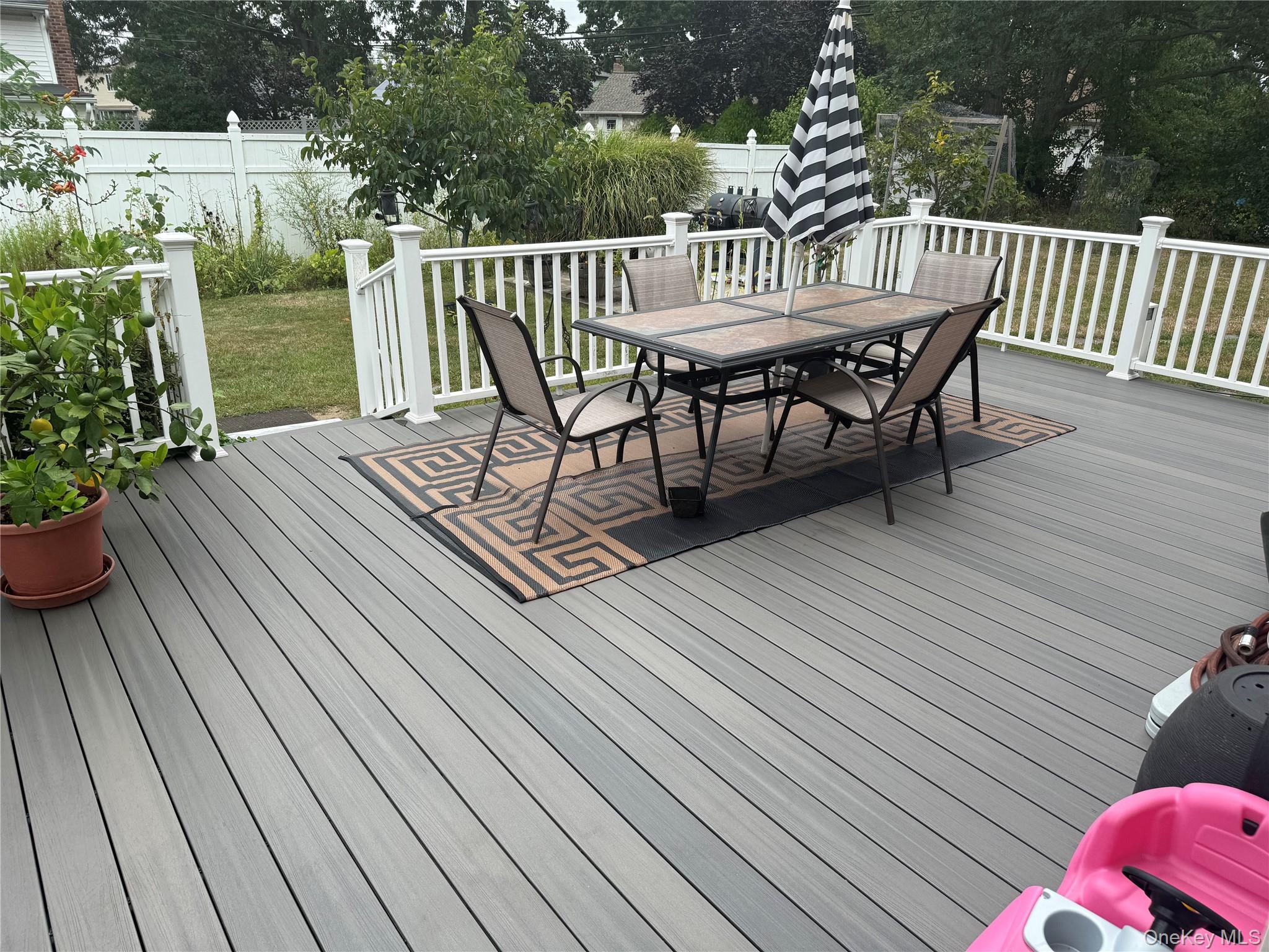 #10 photo, 82 Schenectady Avenue, सफ़ोक काउंटी West Babylon , NY 11704