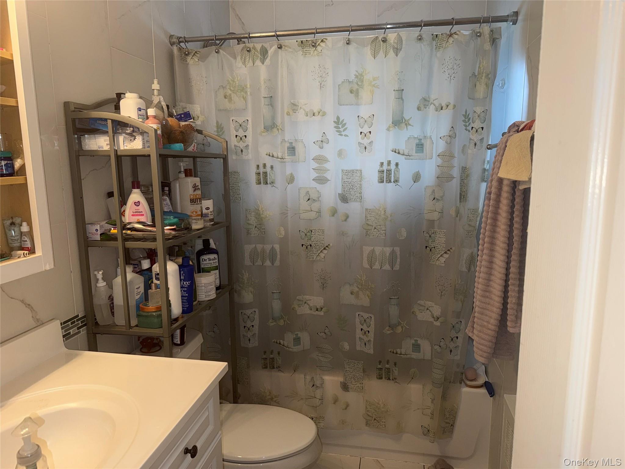 #8 photo, 82 Schenectady Avenue, सफ़ोक काउंटी West Babylon , NY 11704