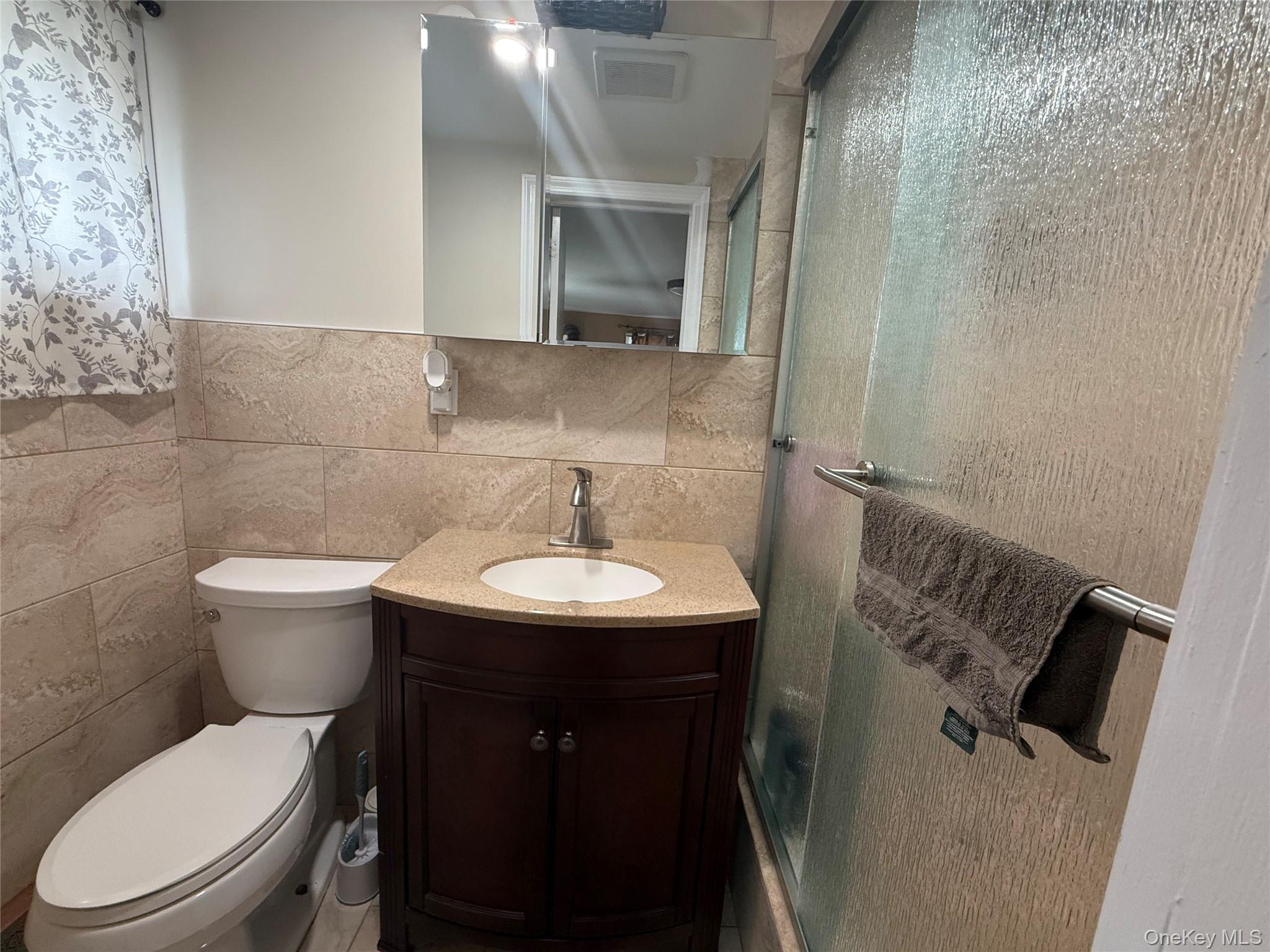 #9 photo, 82 Schenectady Avenue, सफ़ोक काउंटी West Babylon , NY 11704