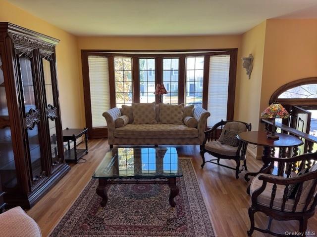 #6 photo, 24 Patricia Lane, Syosset , NY 11791