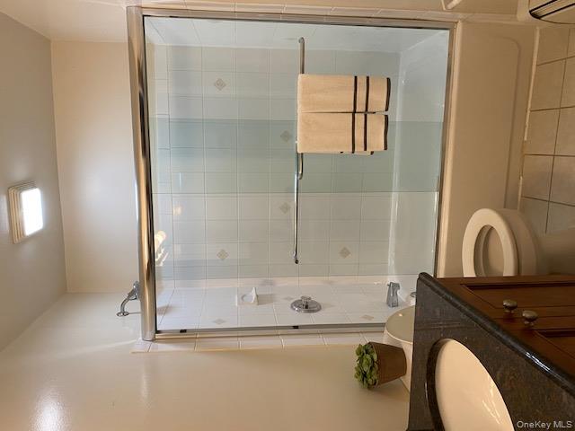 #10 photo, 68 Claire Court, West Babylon , NY 11704