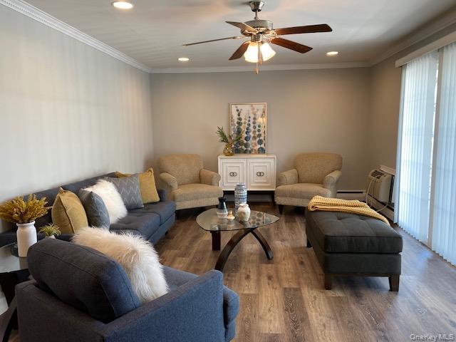 #5 photo, 68 Claire Court, West Babylon , NY 11704